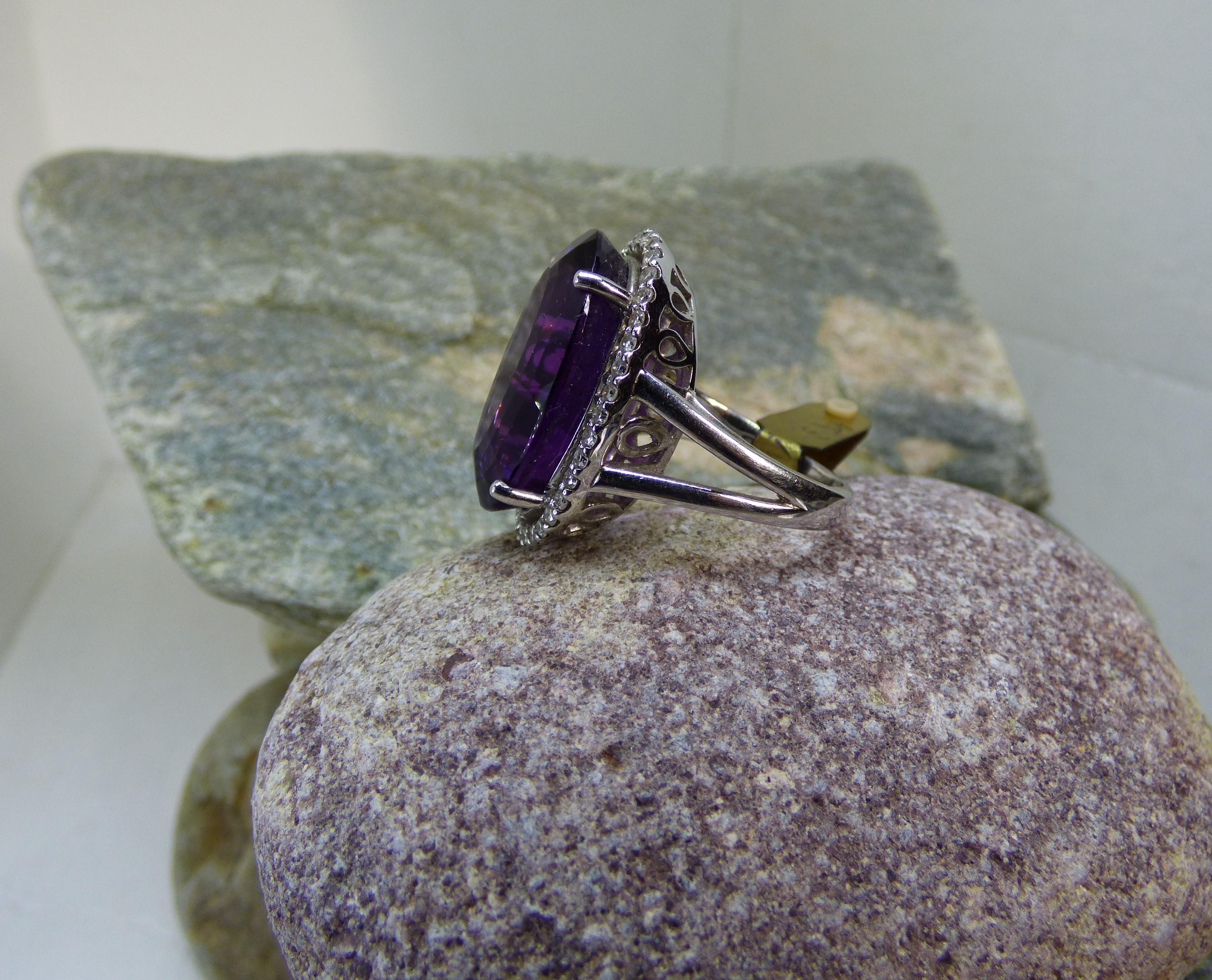 22ct Amethyst and Diamond Cluster Ring For Sale 1