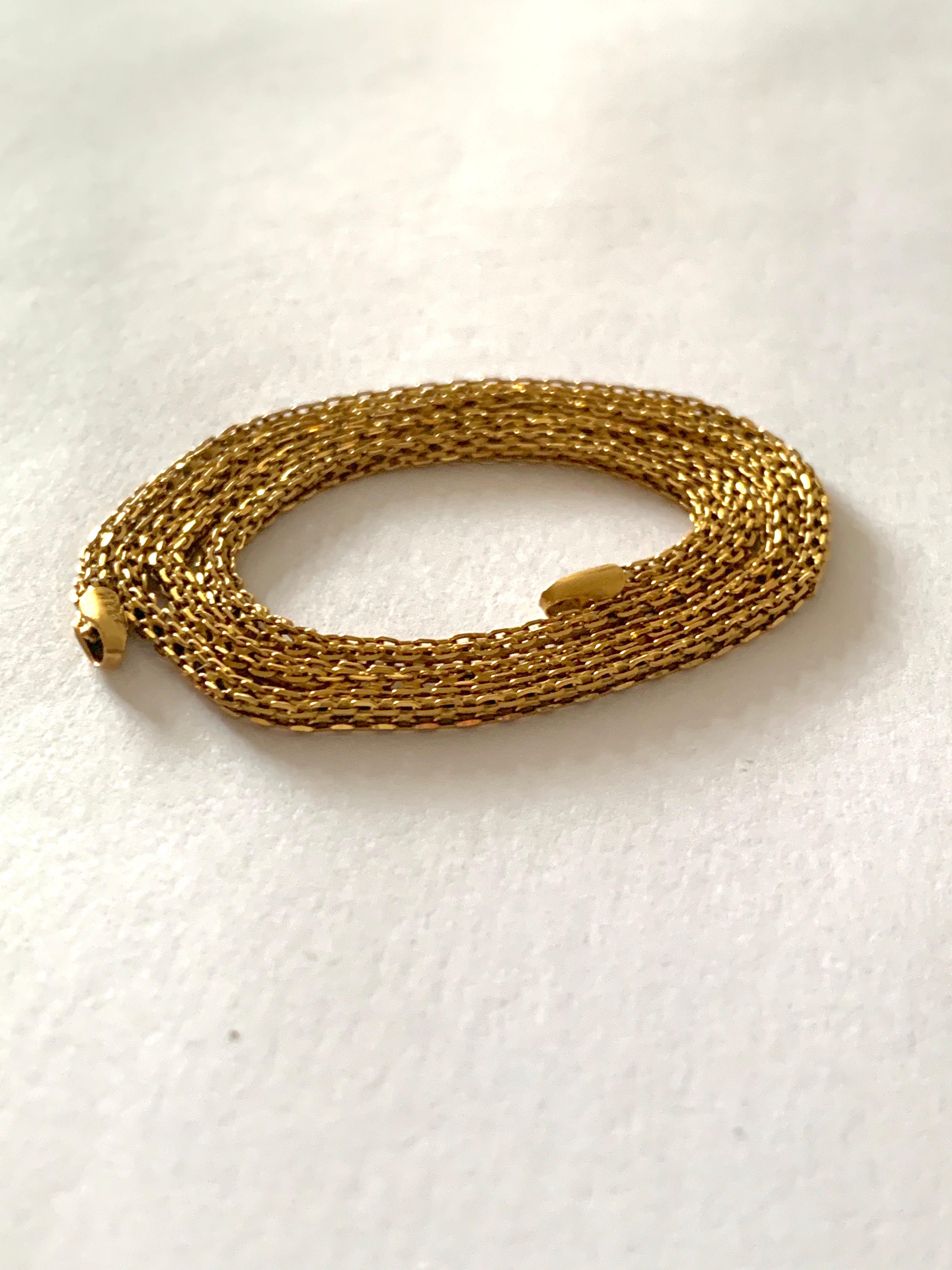 22ct 916 Gold Chain
Length 20.75 Inches
Thickness 3mm (millimeters)
Weight 13.35 grams

Please note - Chain is without a clasp.

Fully Hallmarked by London Assay Offices

