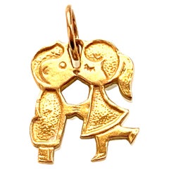 22ct Gold Boy & Girl Kissing Pendant