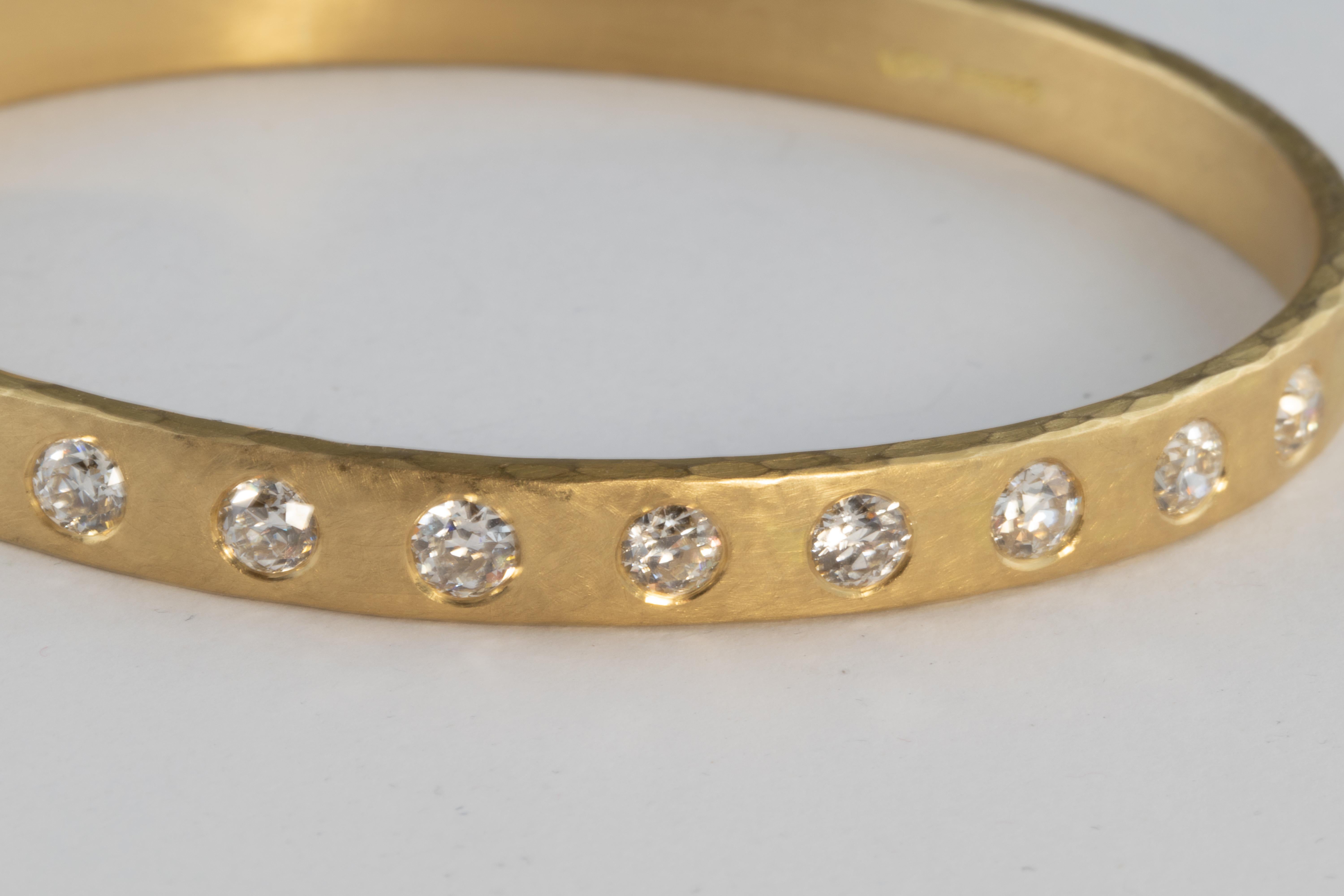 Contemporain Bracelet en or 22ct Hammer en vente