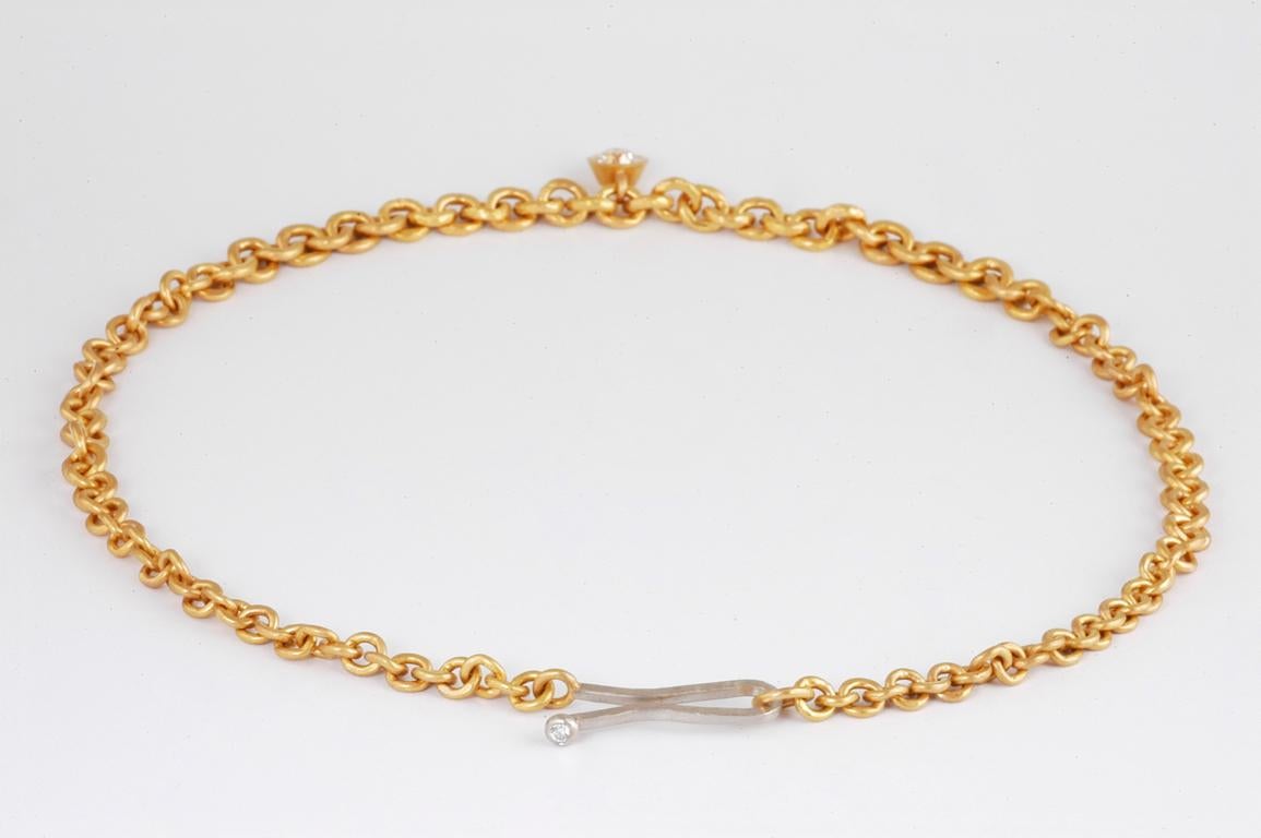 Contemporary 22 Carat Gold Hammered Graduated Chain Set with 1.55 Carat Old Cut Diamond