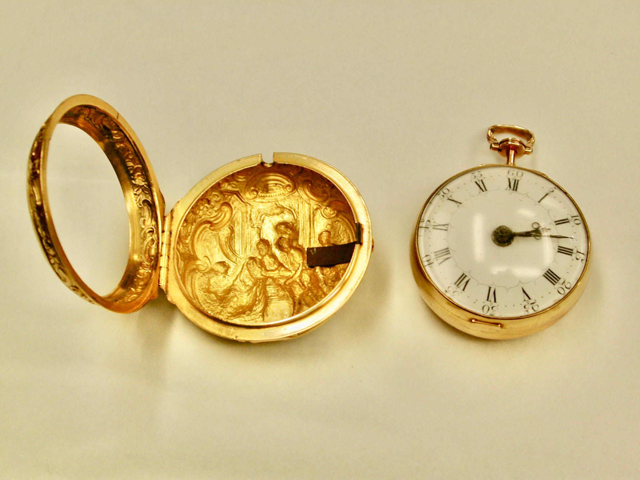 22 Karat Gold Repousee Pair-Cased Pocket Watch Maker Thomas Rea 1769
Das Uhrwerk wurde in Walton-On-Trent von Thomas Rea hergestellt, und das schöne Paargehäuse stammt von I W of London.
Diese Uhr hat eine Spindelhemmung mit einem von Hand
