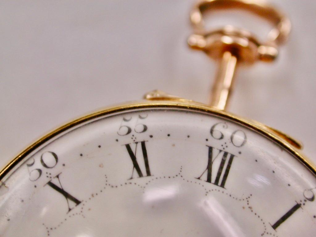 22ct Gold Repousee Pair-Cased Pocket Watch Maker Thomas Rea 1769 In Good Condition For Sale In London, GB