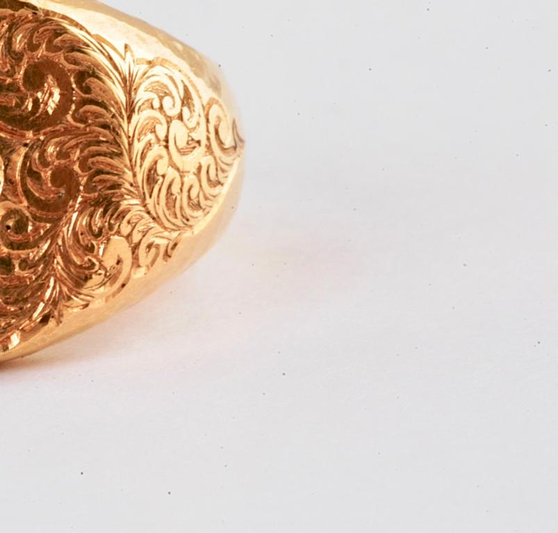 Contemporary 22ct Gold Signet Ring with Hand Engraved Detail and Brilliant Cut Diamond 0.25ct For Sale