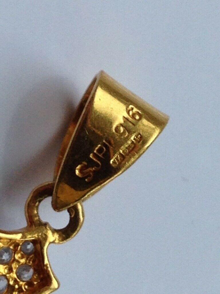 22ct 916 Gold Cross In Good Condition For Sale In London, GB
