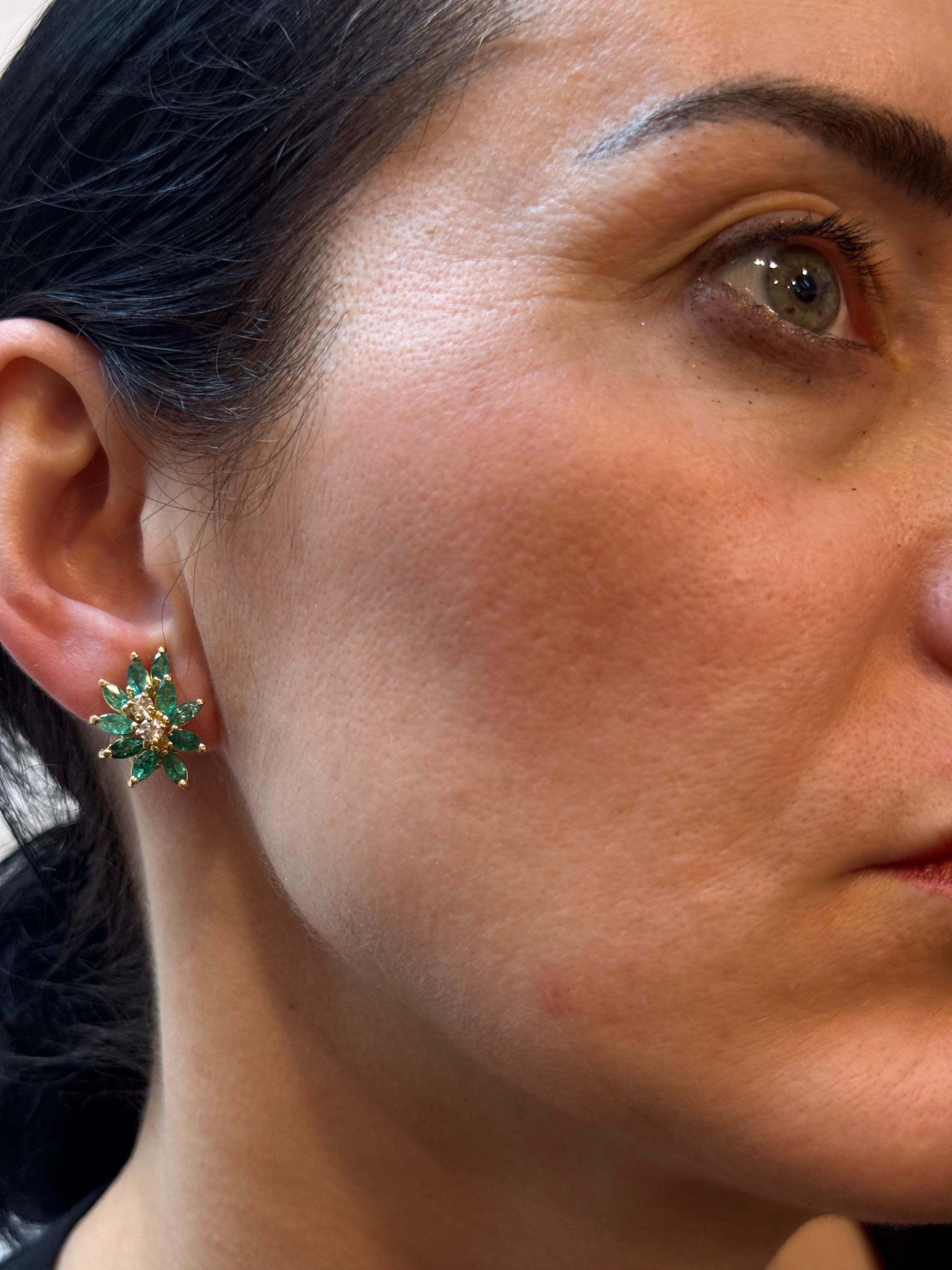 Taille Marquise 2.2Ct Nature Brazilin Marquise Emerald & 0.40 Ct Diamond Clipon Earring 18 KYG en vente