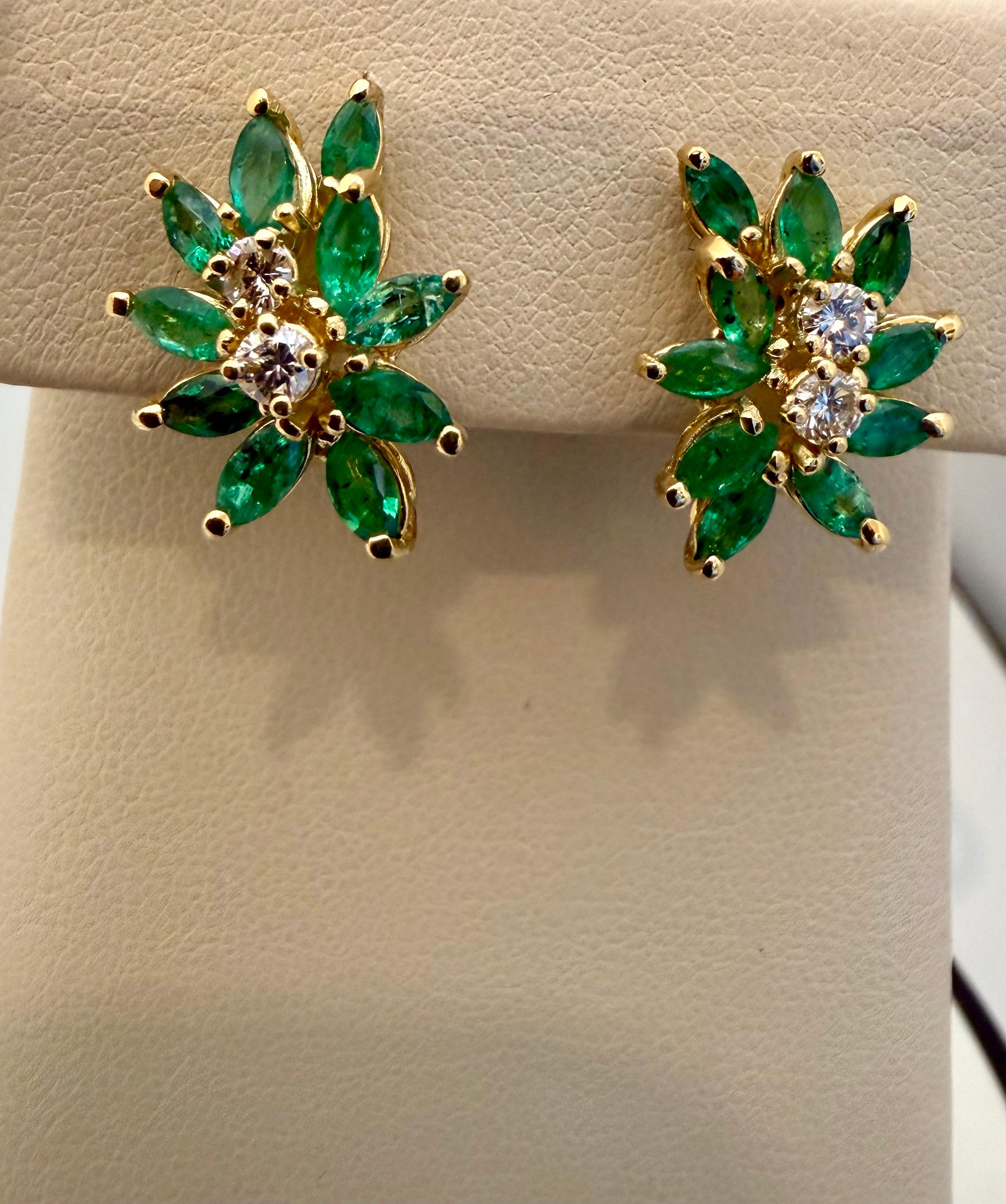 2.2Ct Nature Brazilin Marquise Emerald & 0.40 Ct Diamond Clipon Earring 18 KYG en vente 2