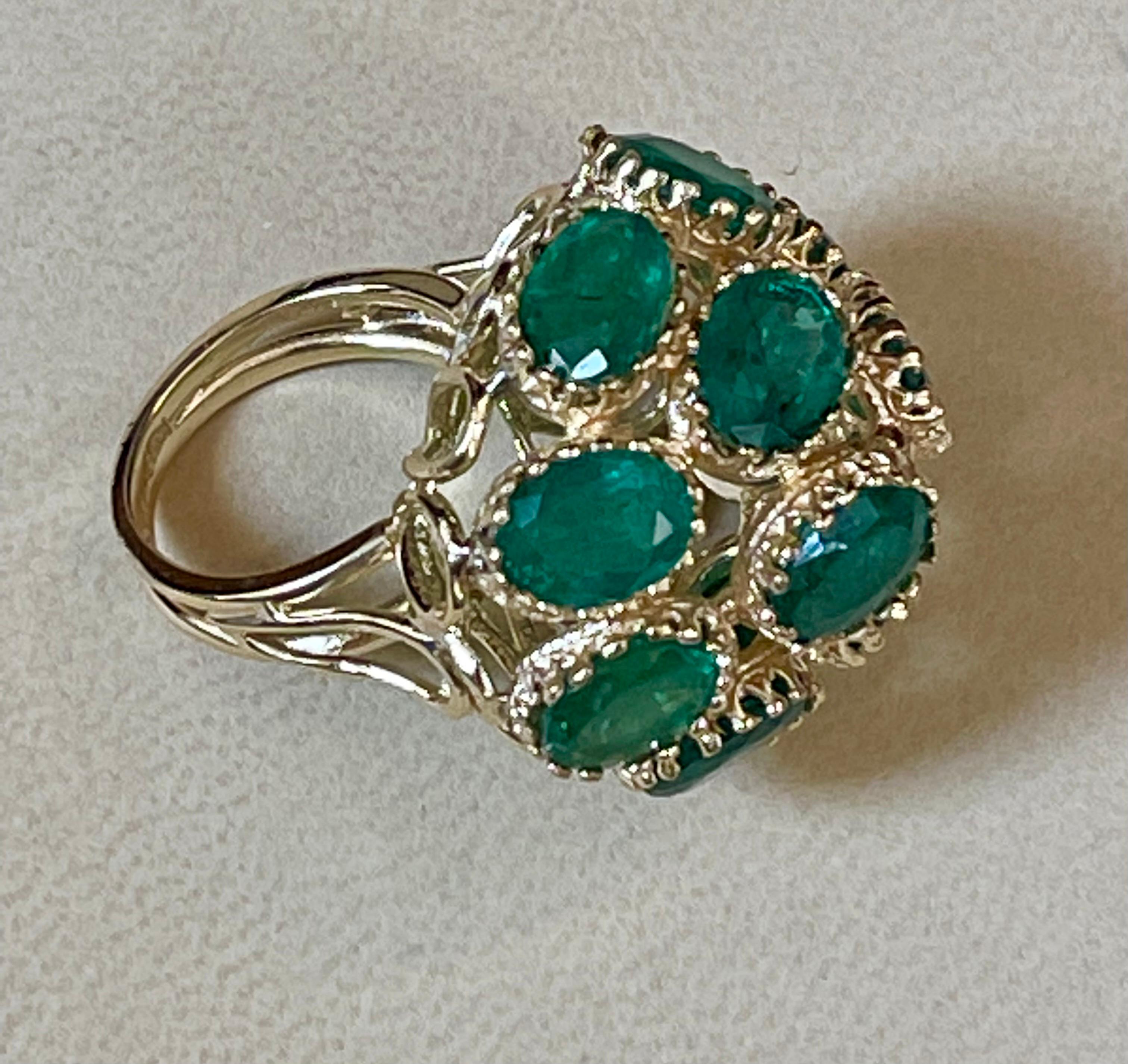 22Ct Natural Emerald, 12 Oval Stone Dome Shape Cocktail Ring 14 Kt Yellow Gold For Sale 11