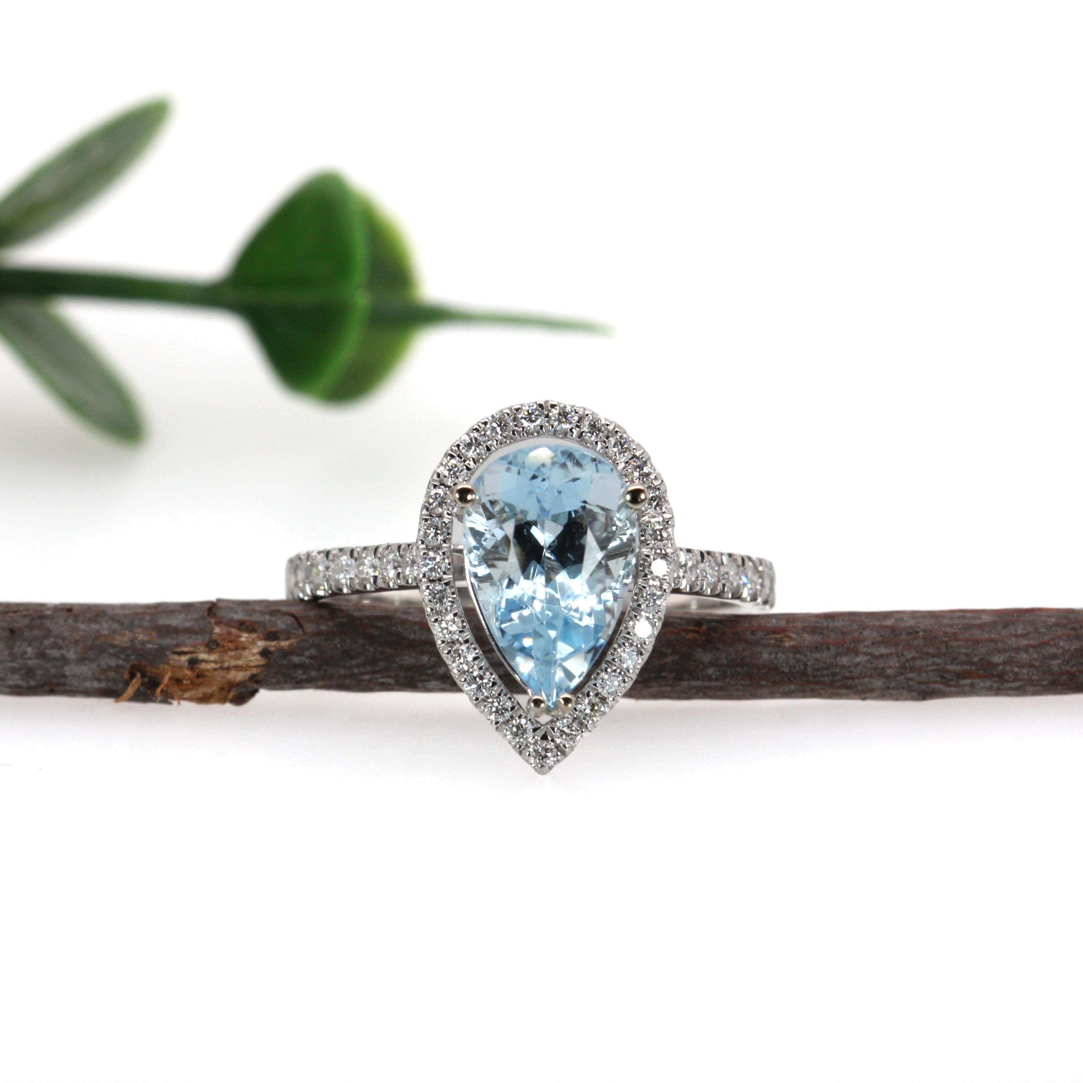 Art Deco 2.2ct Santa Maria Aquamarine w Natural Diamonds in 14K Solid Gold PE 10.5x6.5mm For Sale