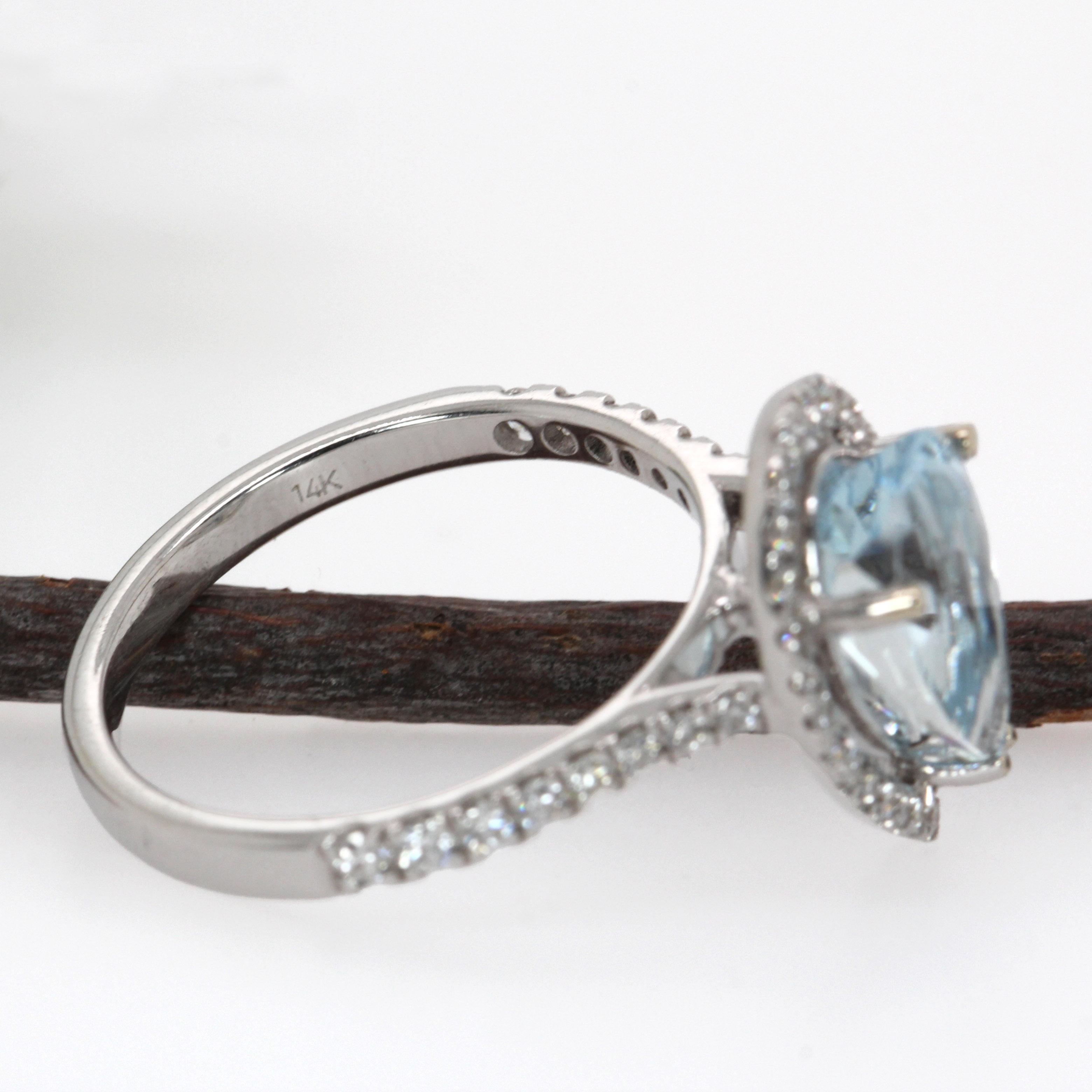 2.2ct Santa Maria Aquamarine w Natural Diamonds in 14K Solid Gold PE 10.5x6.5mm In New Condition For Sale In Columbus, OH