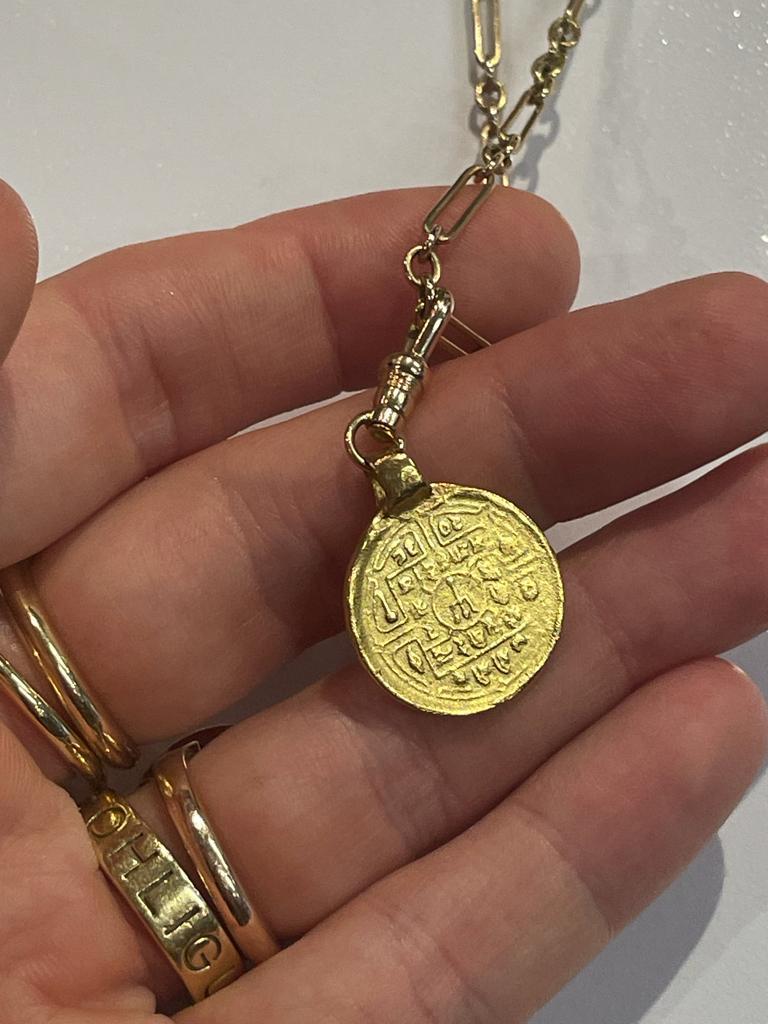 22ct Yellow Gold Ancient Coin Pendant For Sale 1