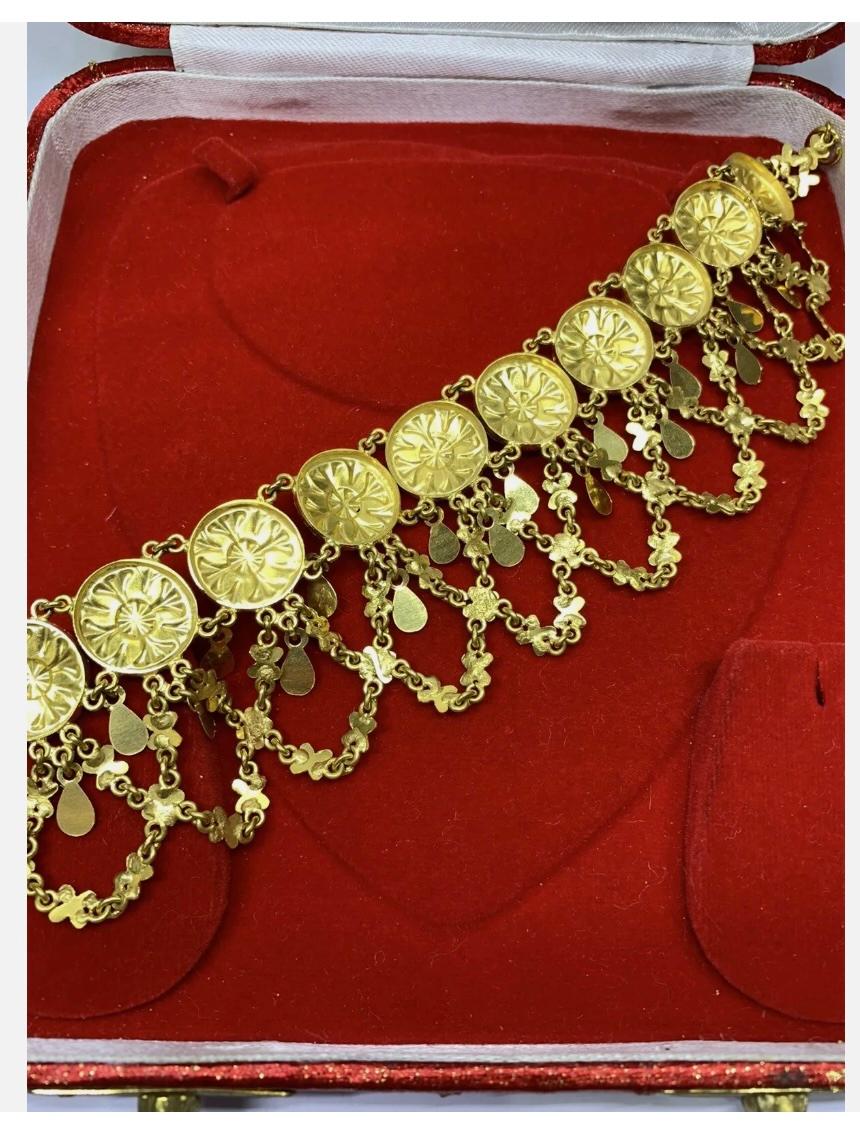 22ct Yellow gold chunky ankle chain bracelet Indian Asian wedding ceremony 49.8g
22ct yellow gold Ankle chain bracelet Indian Asian wedding ceremony.

Gorgeous 22ct pure yellow gold Indian Asian wedding ceremony jewellery anklet chain bracelet coin