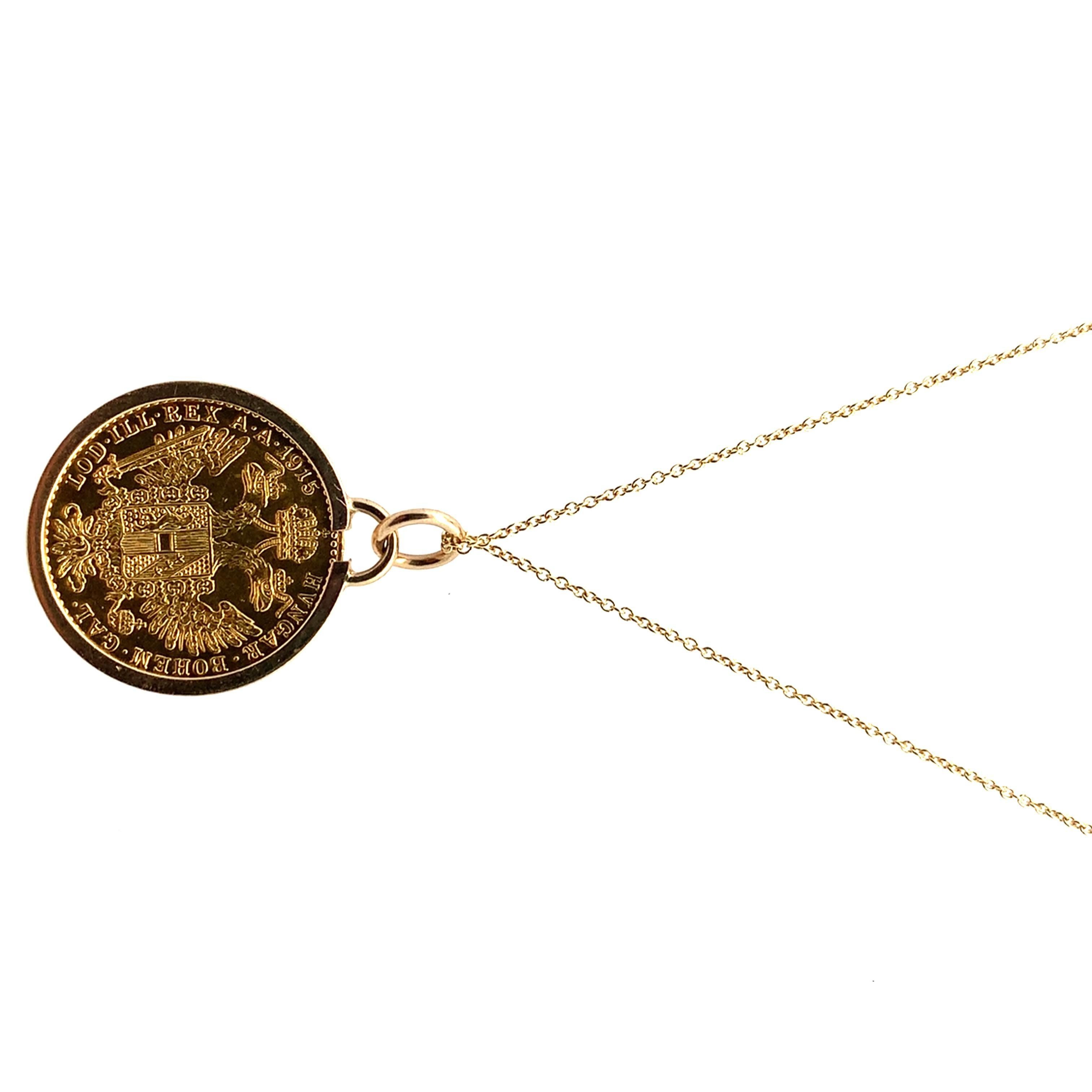 Pendentif en or jaune 22 ct avec pièces de monnaie Franc Ios Austria Ducat collection Neuf - En vente à London, GB