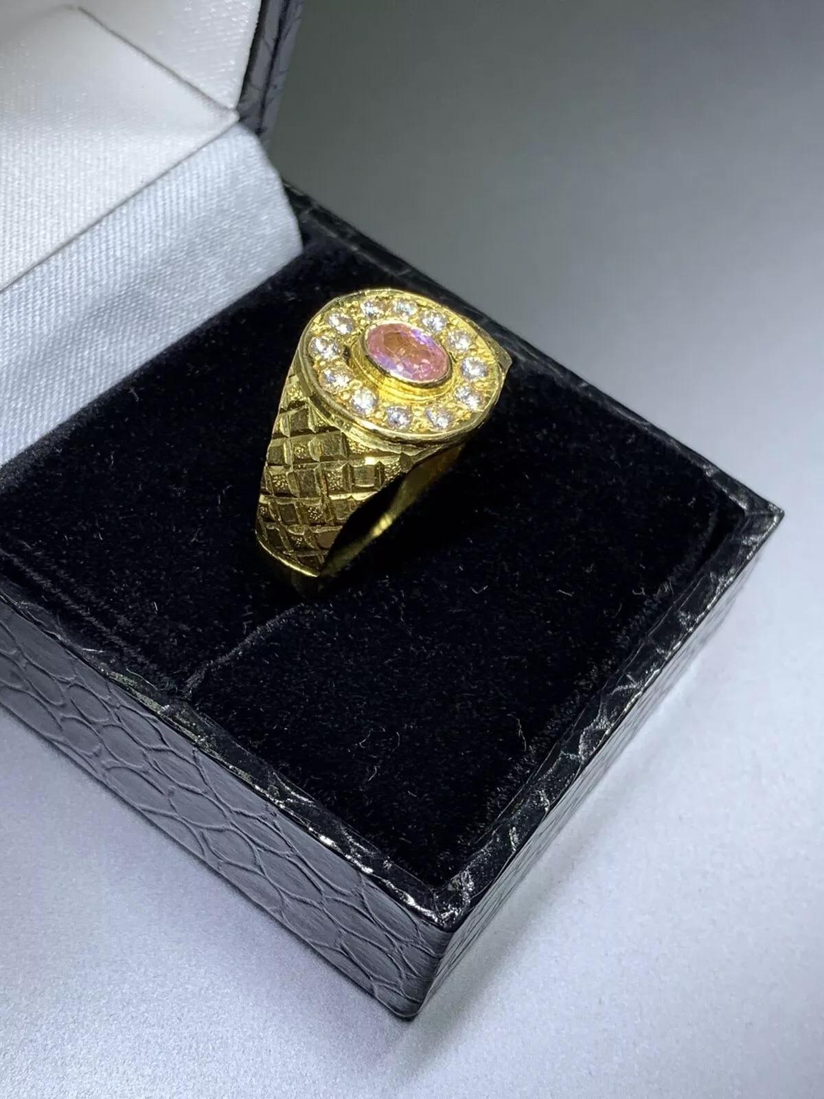 Bague chevalière en or jaune 22ct de forme ovale en vente 1