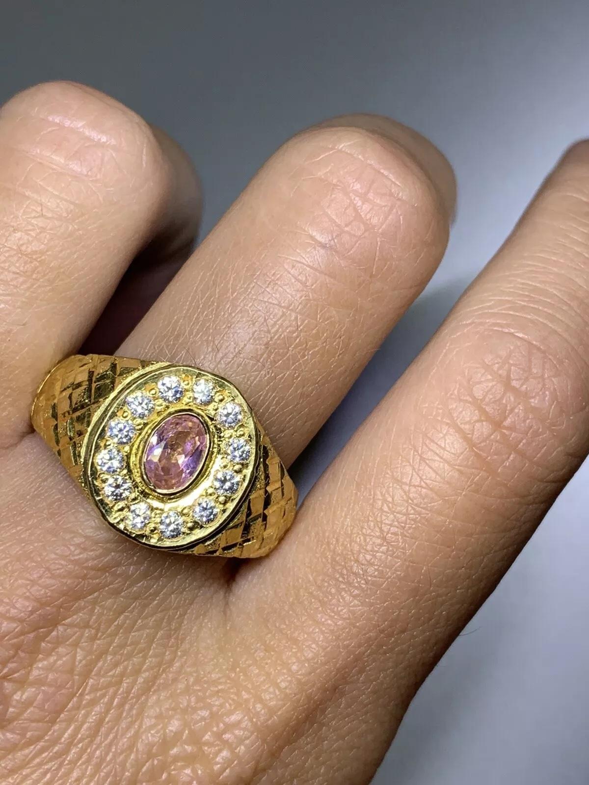 Bague chevalière en or jaune 22ct de forme ovale en vente 3