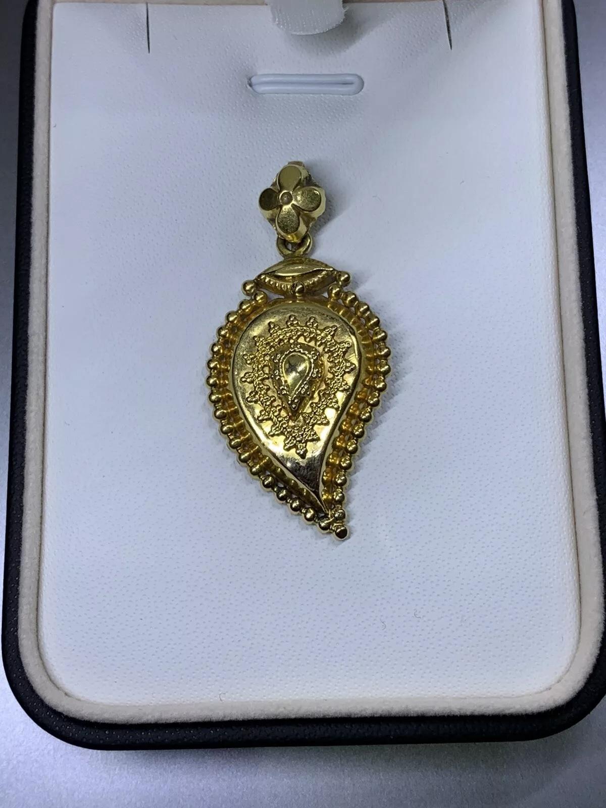 Ciondolo a forma di pera in oro giallo 22ct in vendita 1