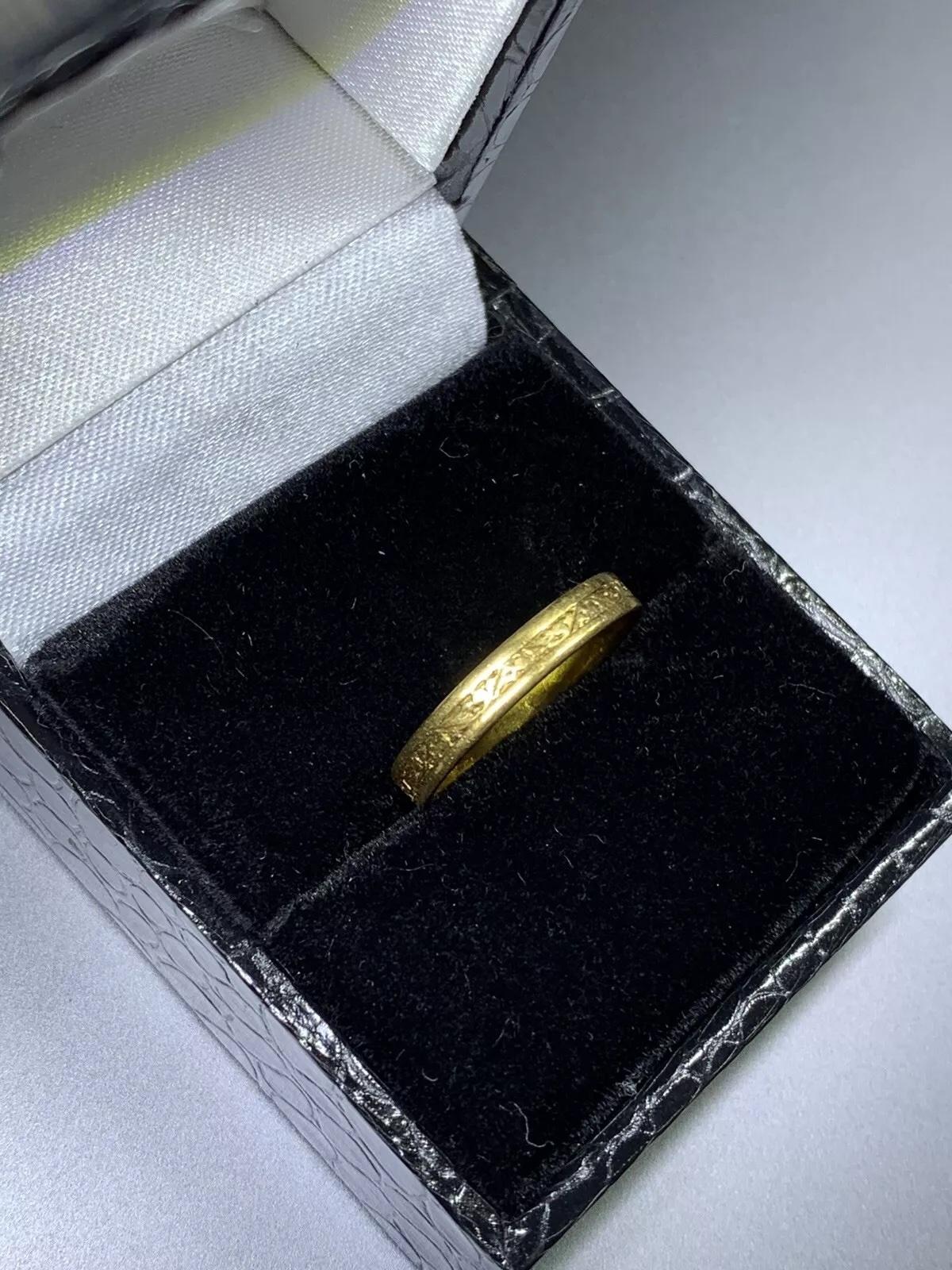 Anneau de mariage 3mm en or jaune 22ct à motif uni en vente 1