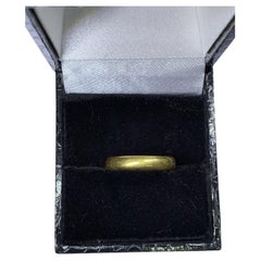 22ct yellow gold plain wedding band