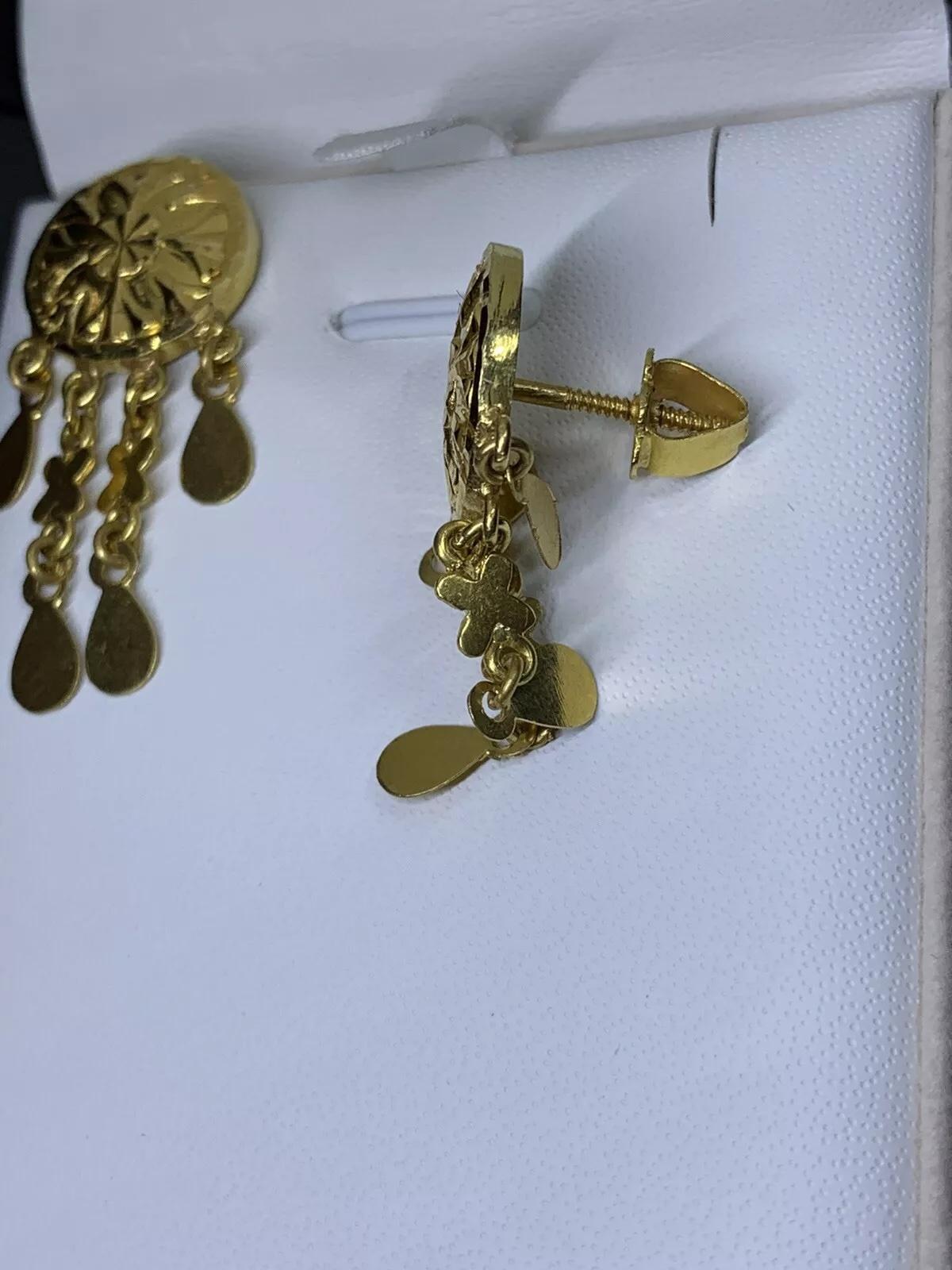 Pendientes colgantes lisos redondos de oro amarillo de 22 ct forma de pera en venta 2