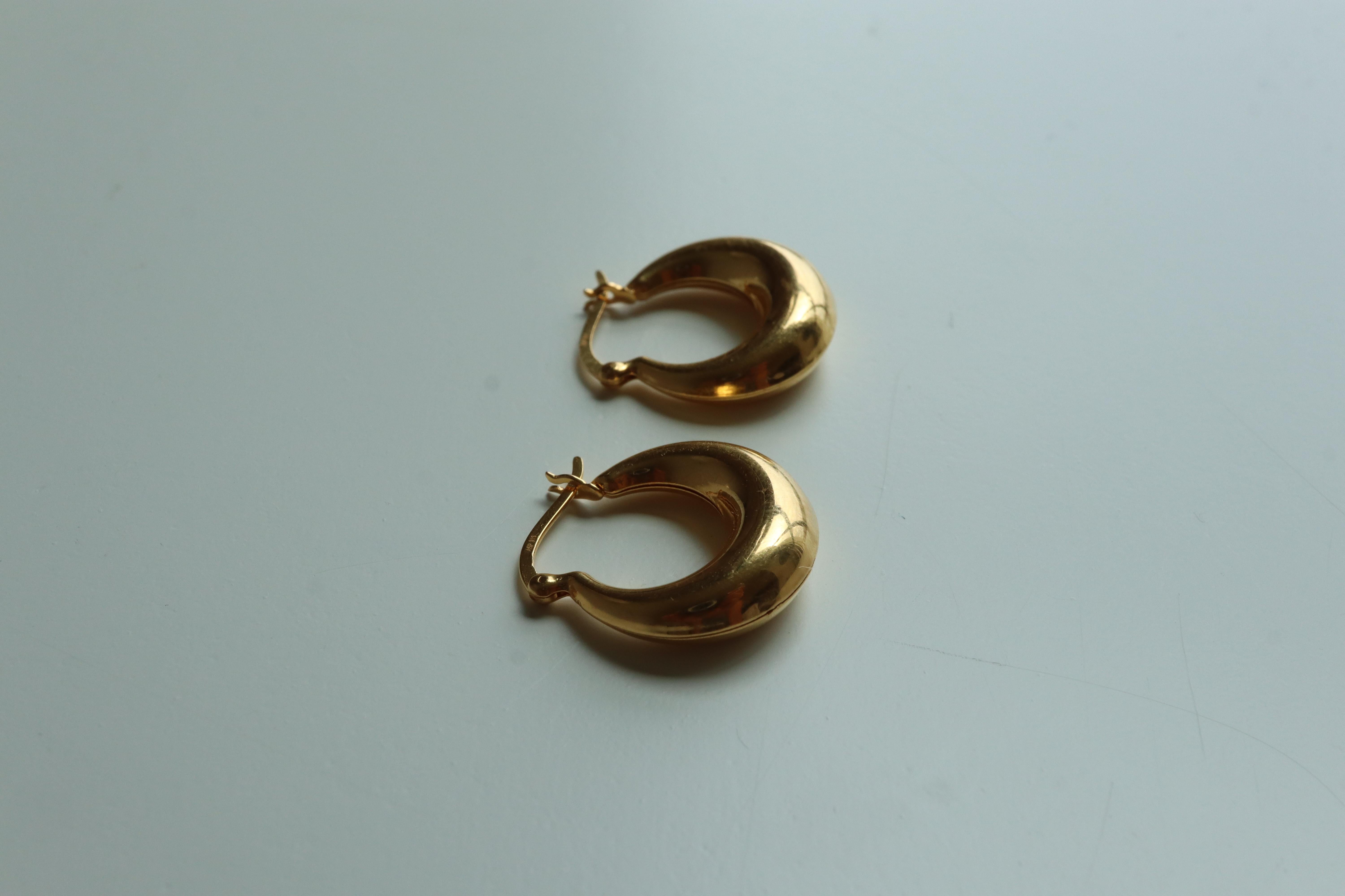 Art Deco 22k 916 Gold Chubby Hoop Earring-Medium Hoop (Size 16.5mm/1.65cm)-2.61g For Sale
