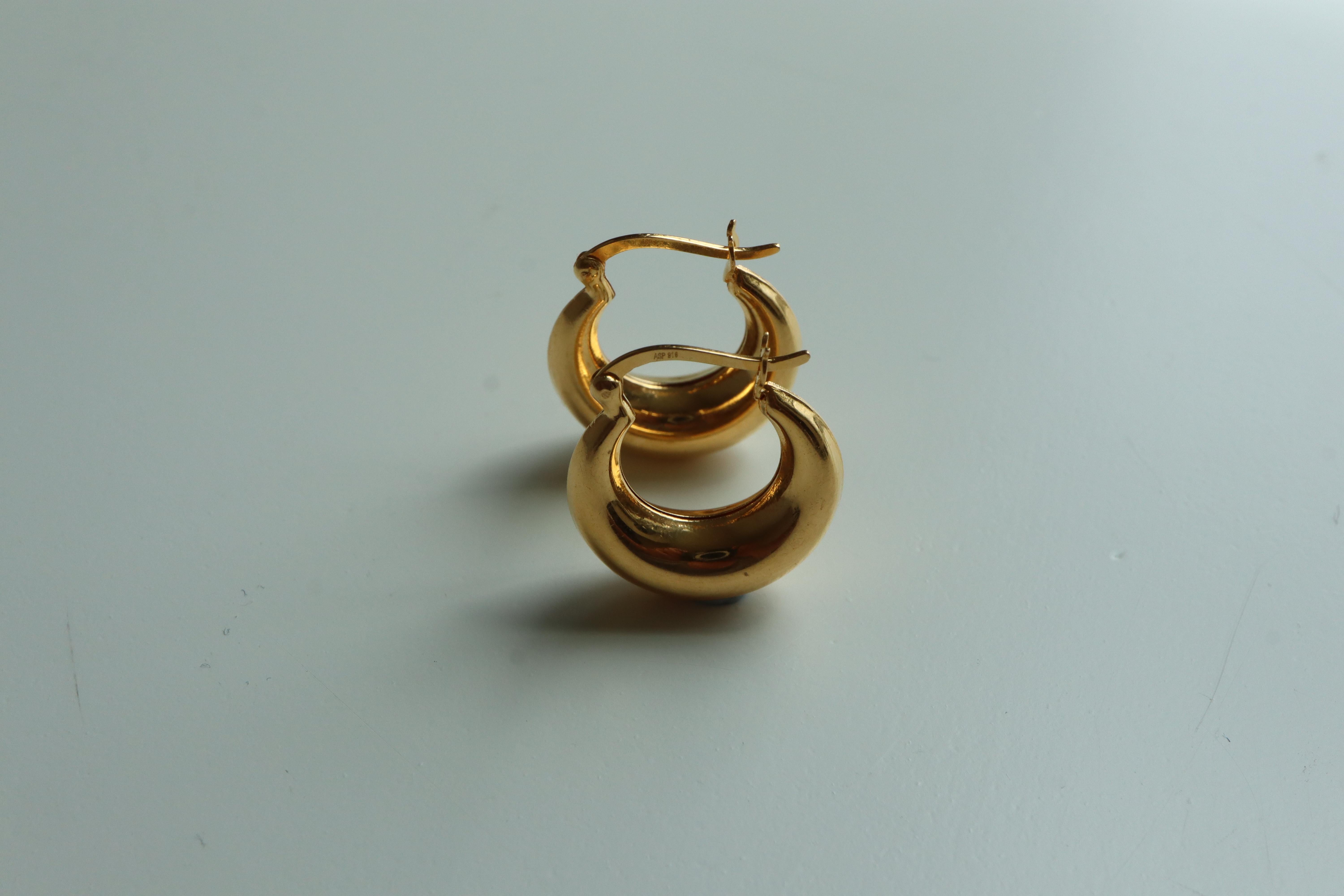 22k 916 Gold Chubby Hoop Earring-Medium Hoop (Size 16.5mm/1.65cm)-2.61g In New Condition For Sale In Singapore, SG