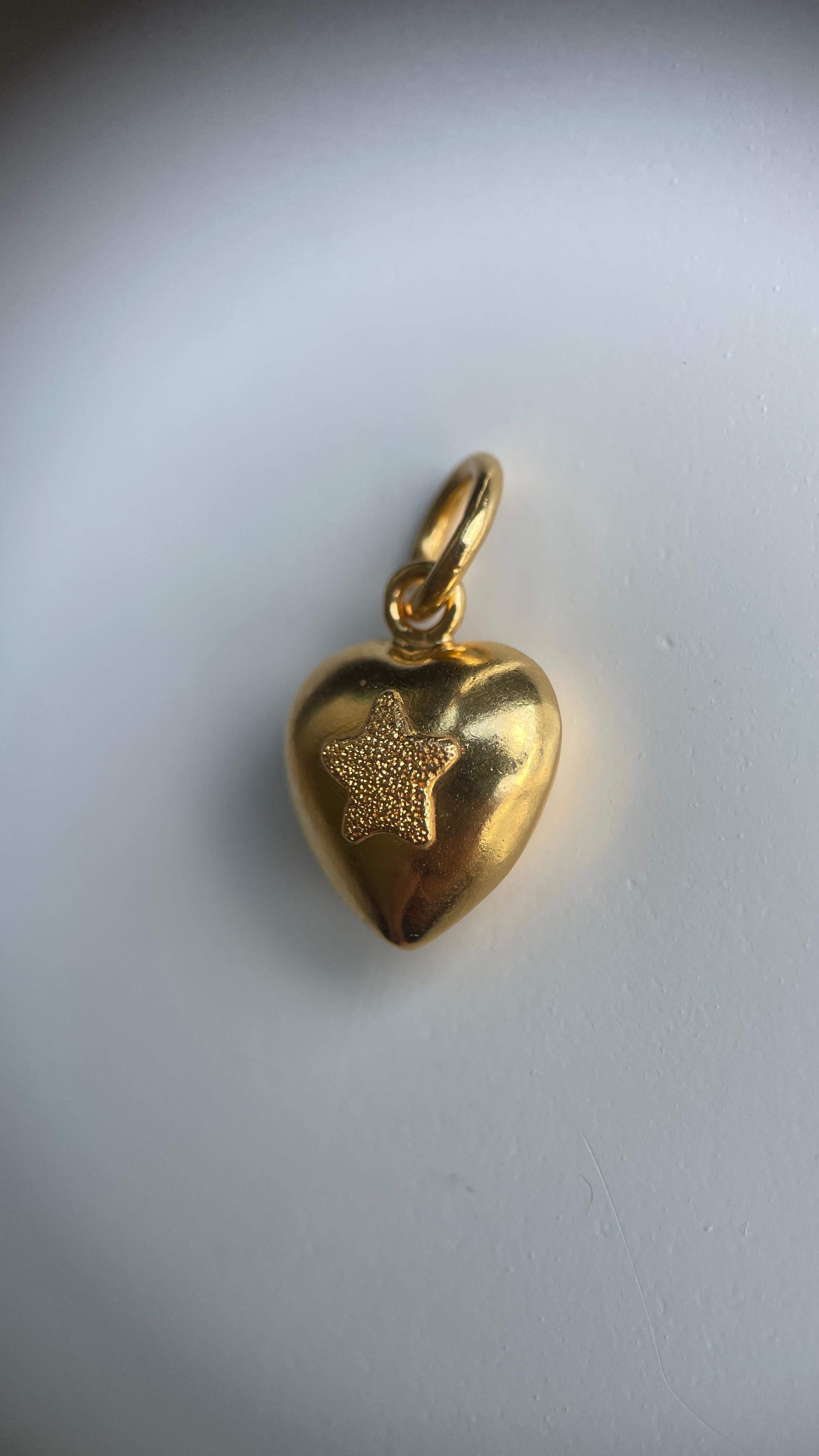 Women's 22k 916 gold pendant charm-Heart Texture Star pure gold pendant/gold charm-2.92g For Sale