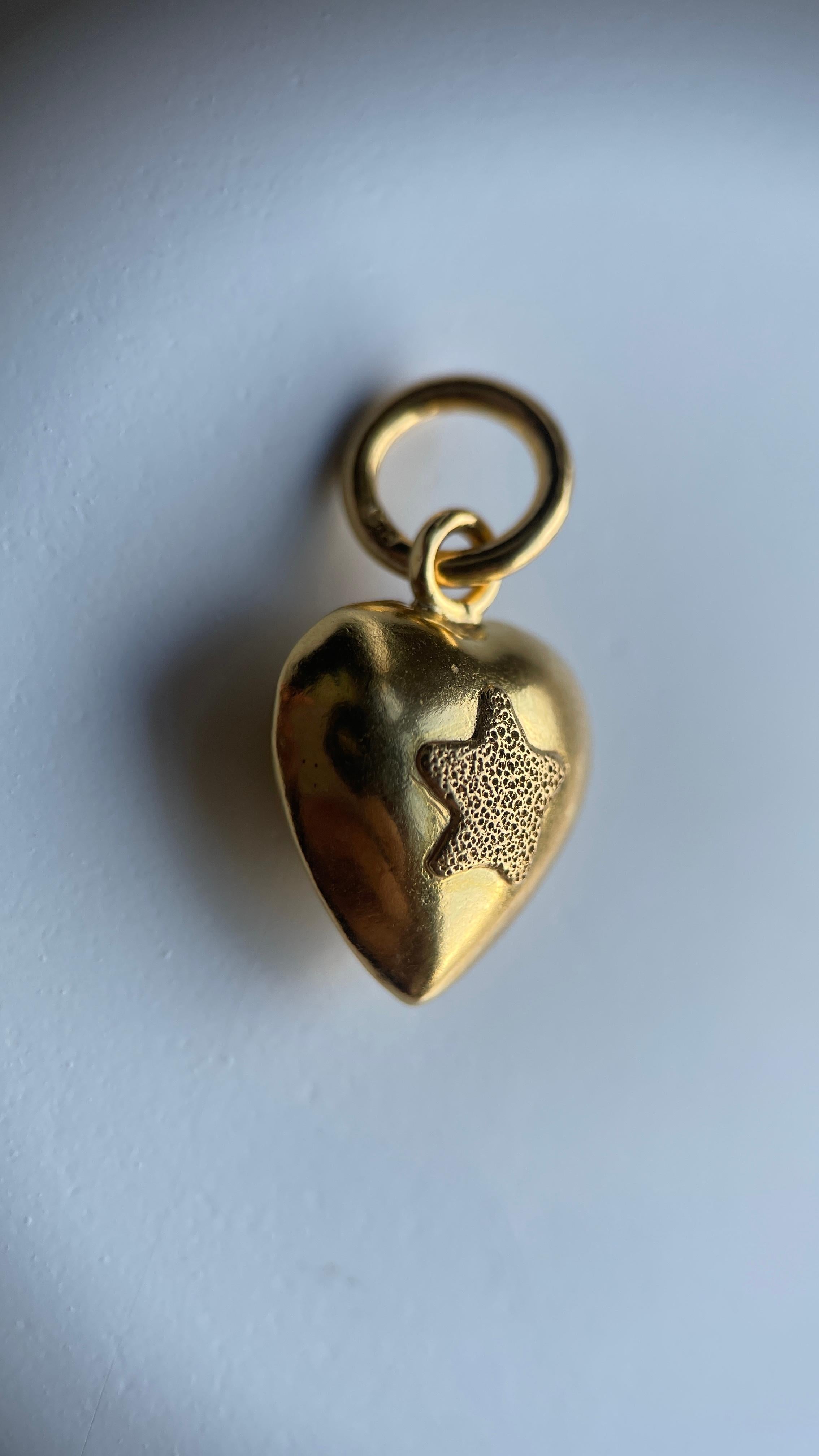 22k 916 gold pendant charm-Heart Texture Star pure gold pendant/gold charm-2.92g For Sale 2