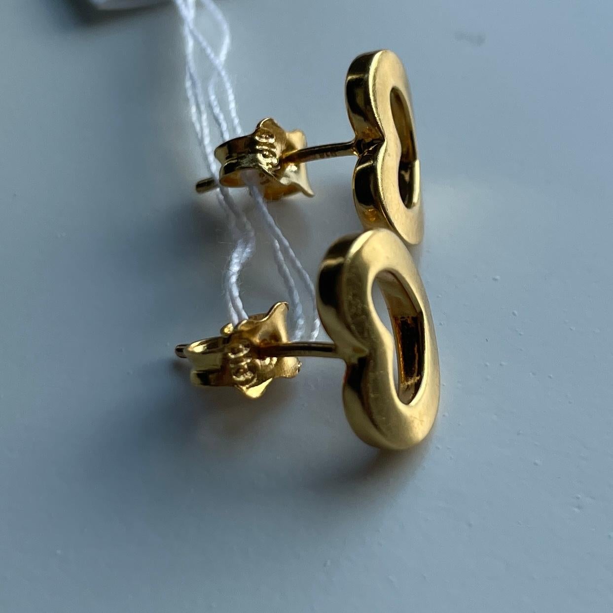 Orecchino con perno in oro 22k 916 - orecchino d'oro con design a cuore - 1,87g In condizioni Nuovo in vendita a Singapore, SG