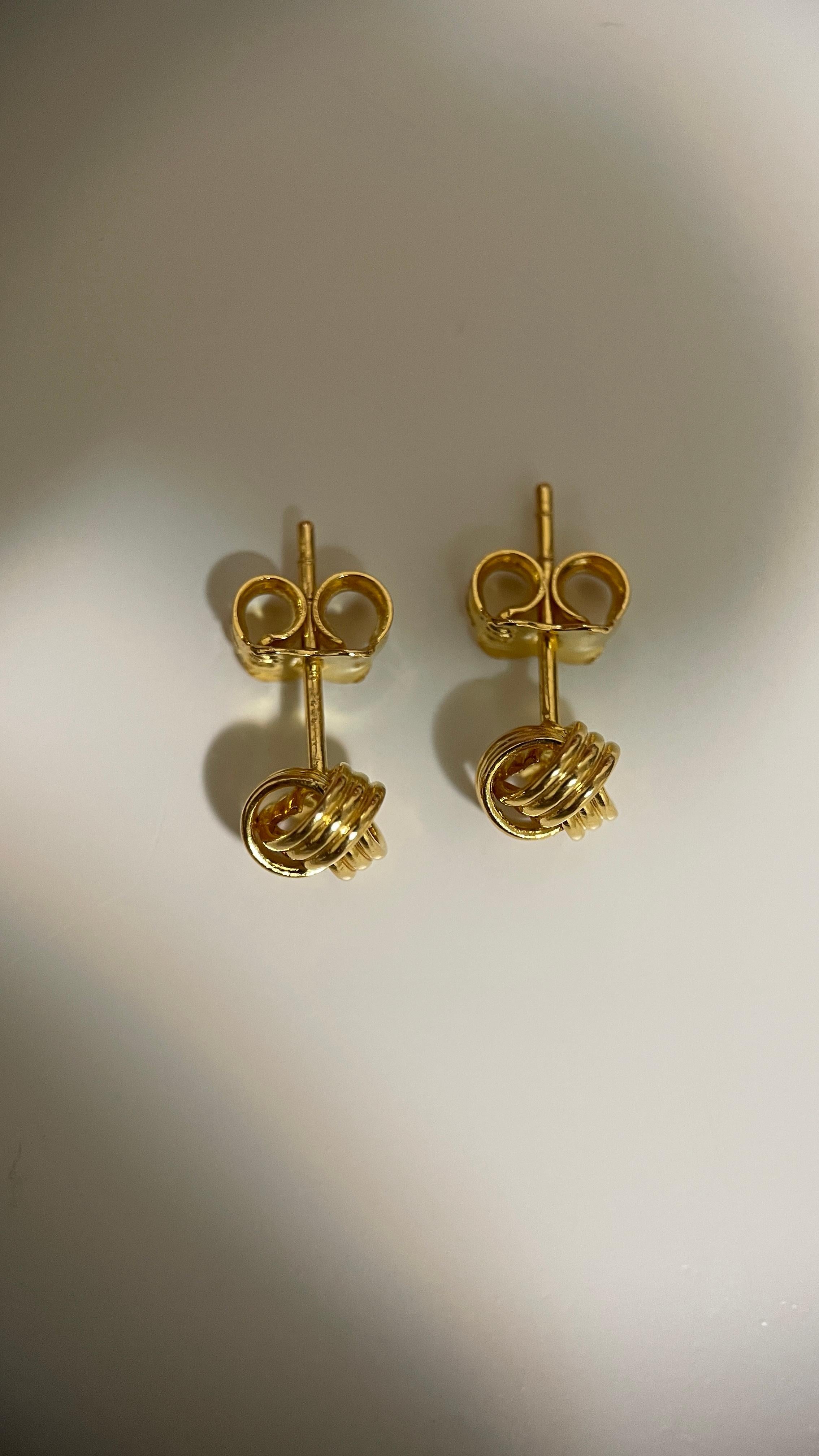 Orecchino con perno in oro 22k 916 - Orecchino con design Twisted Nest - 1,78 g in vendita 2