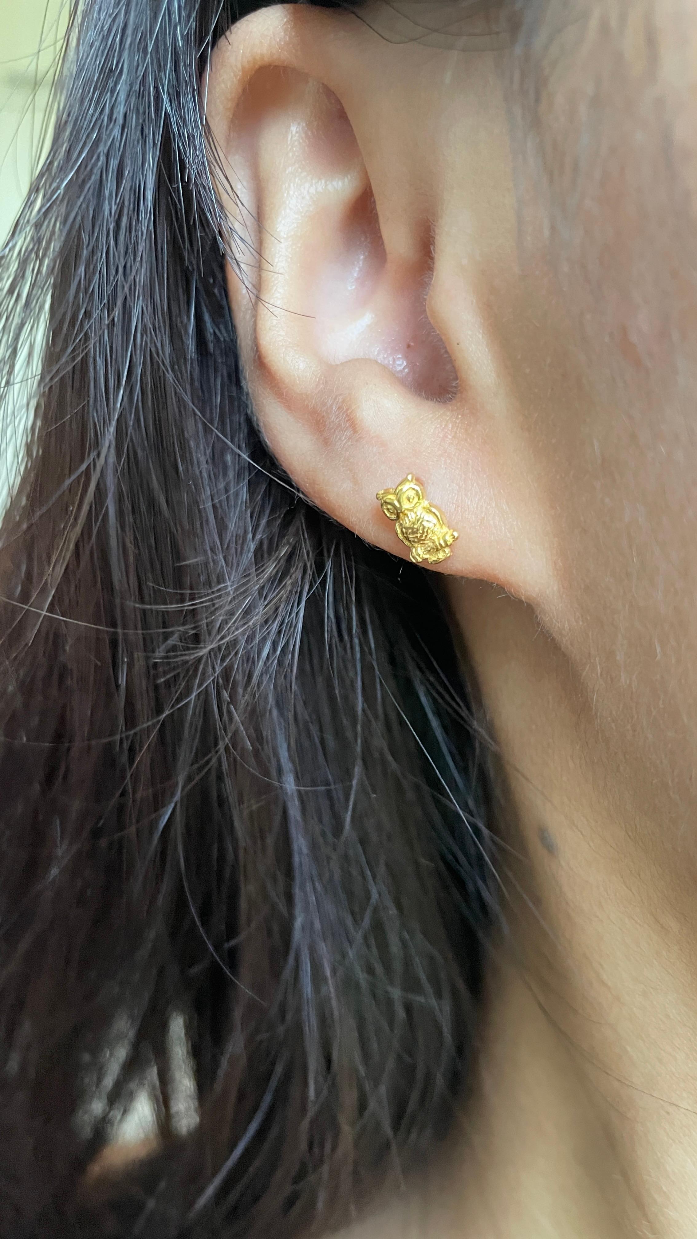 Art Deco 22k 916 stud earring- lucky owl earring-2.16g For Sale