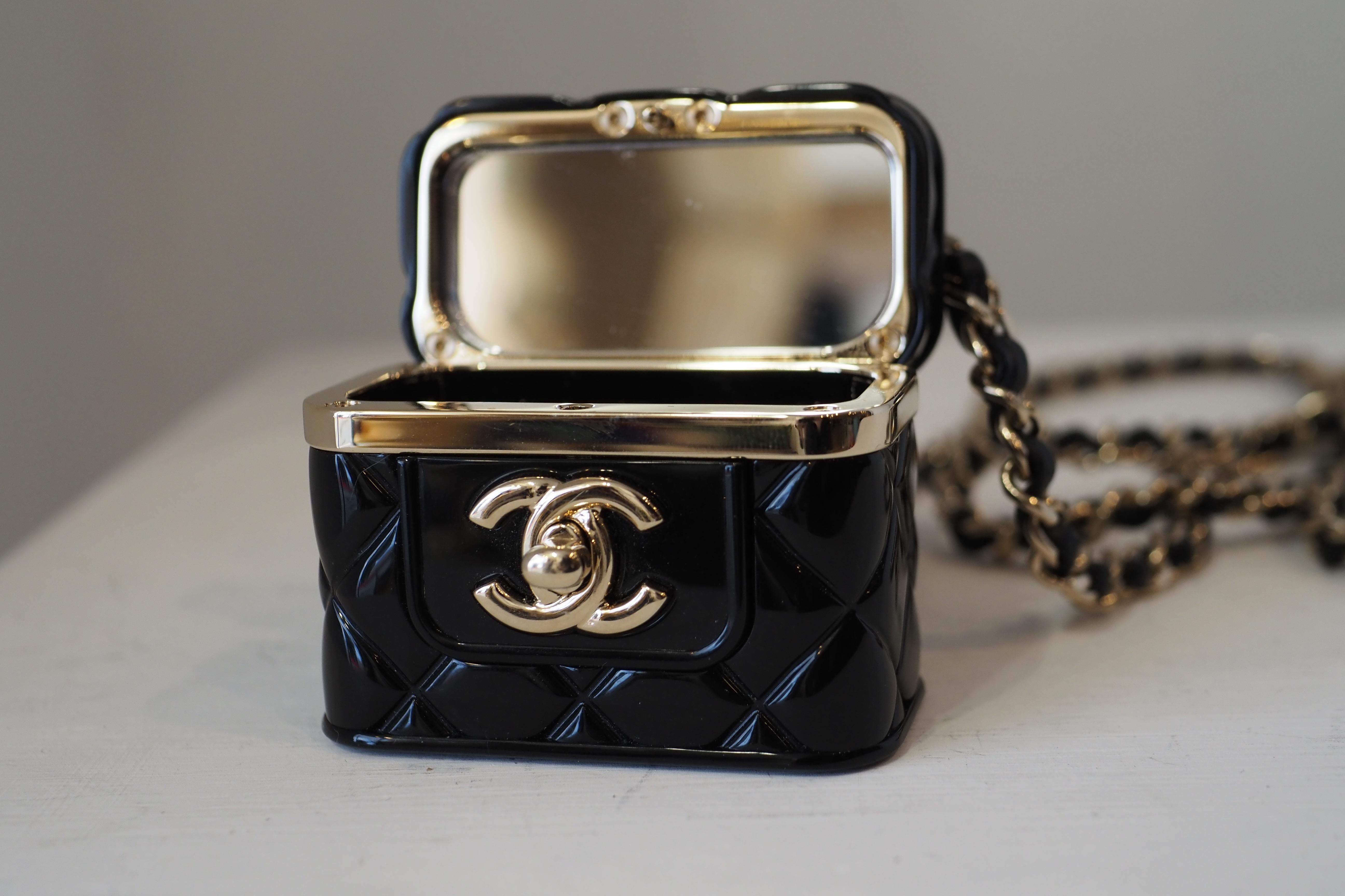 22k Chanel box necklace NWOT in vendita 5