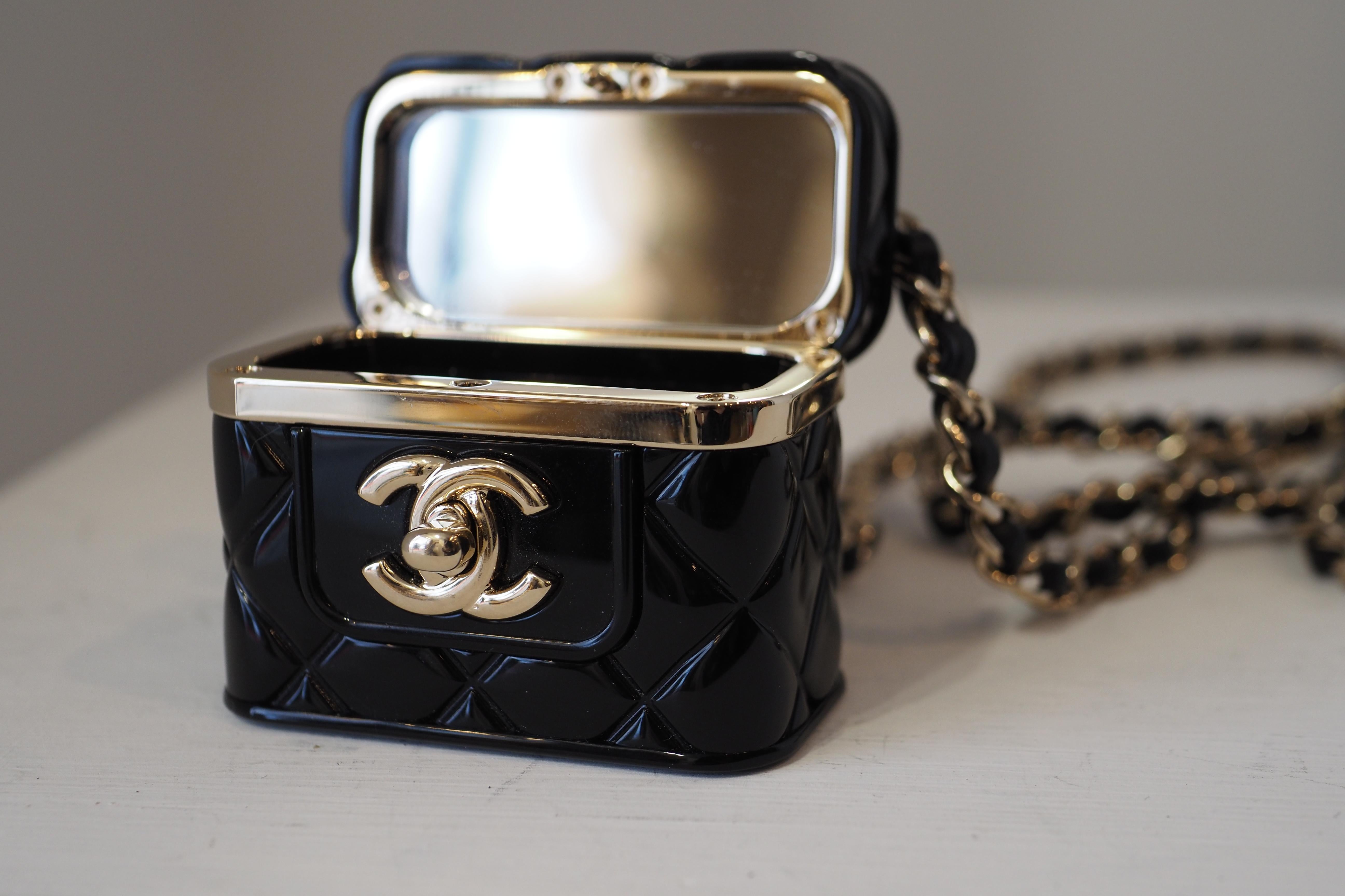 22k Chanel box necklace NWOT in vendita 6
