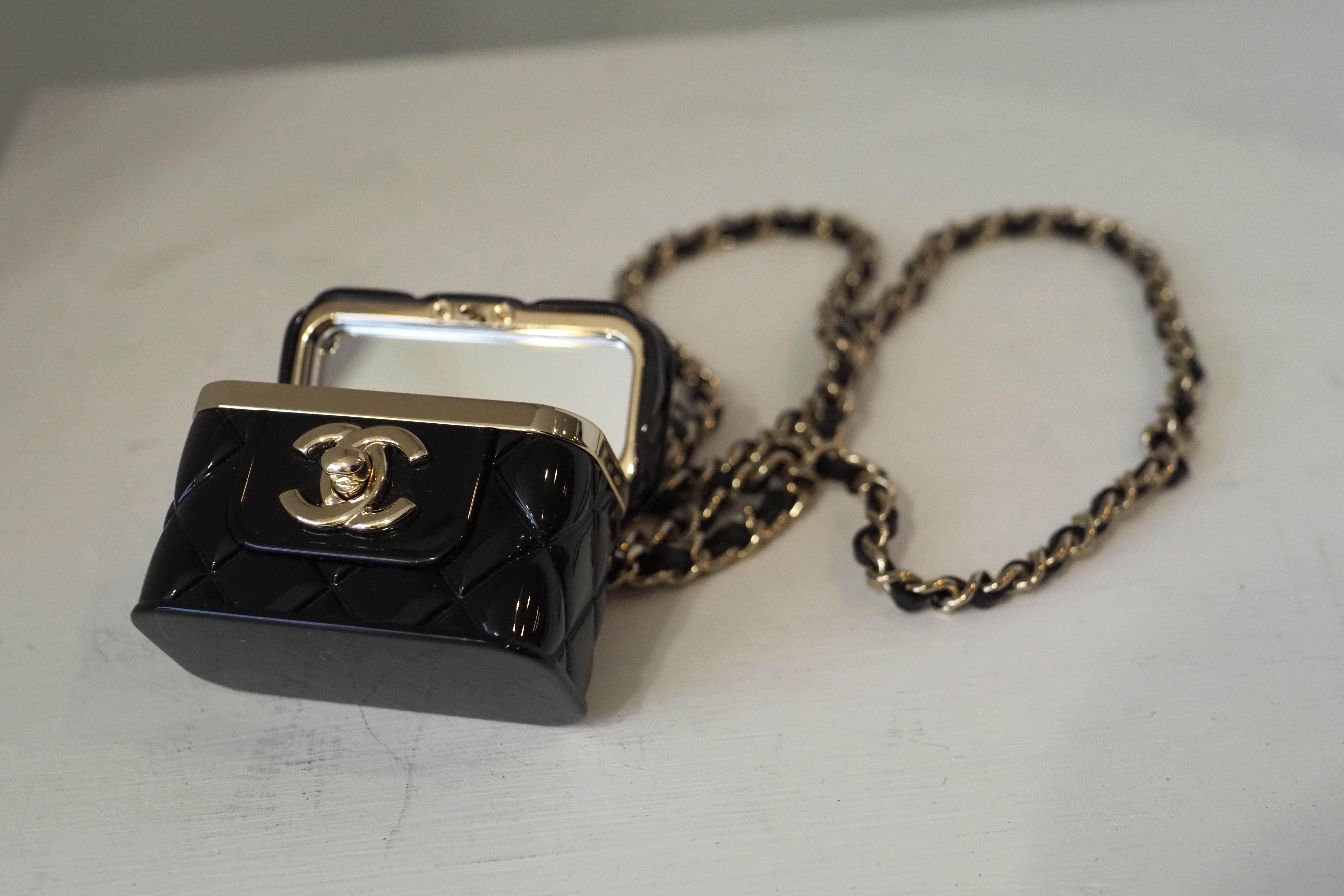 22k Chanel box necklace NWOT in vendita 10