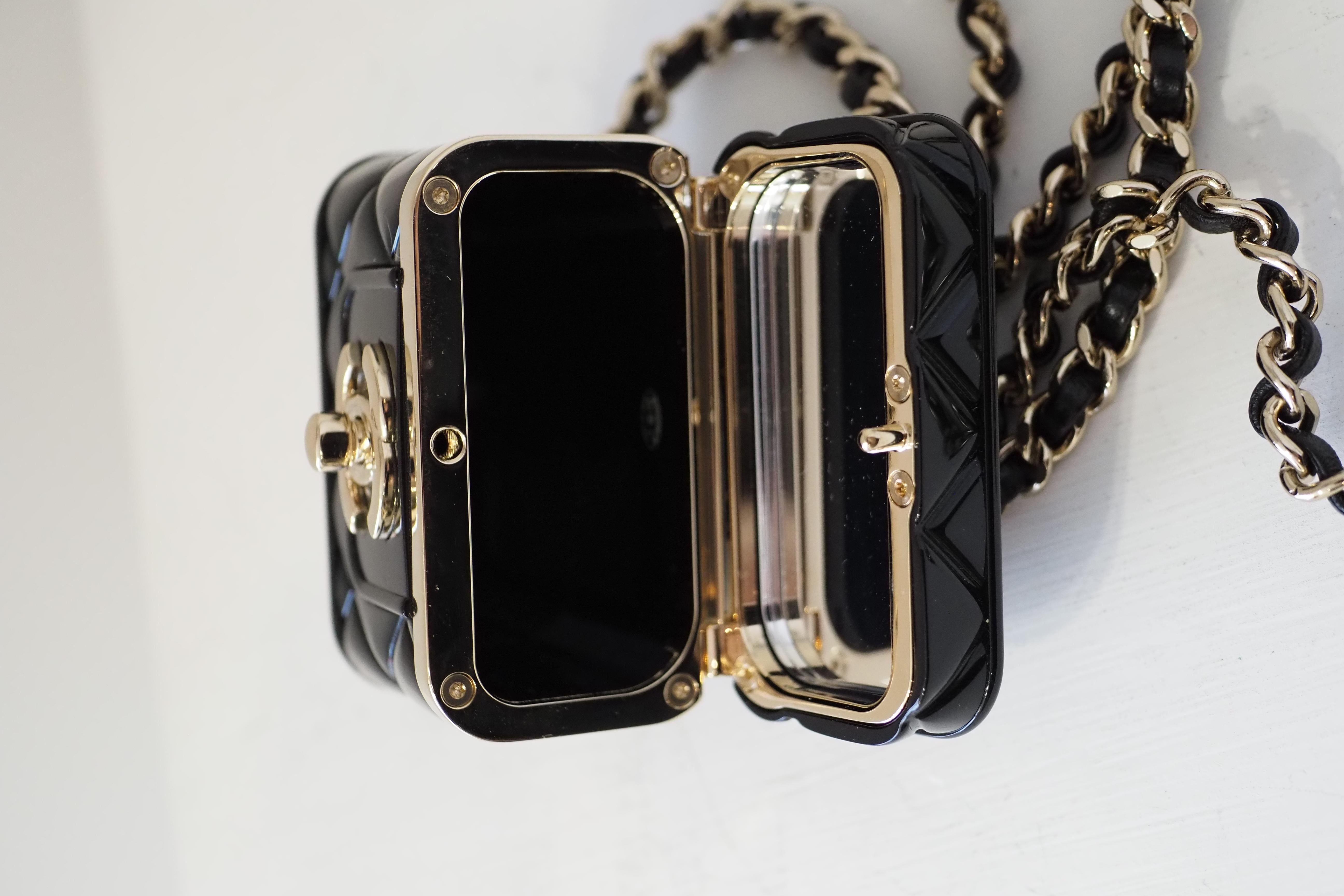 22k Chanel box necklace NWOT in vendita 13