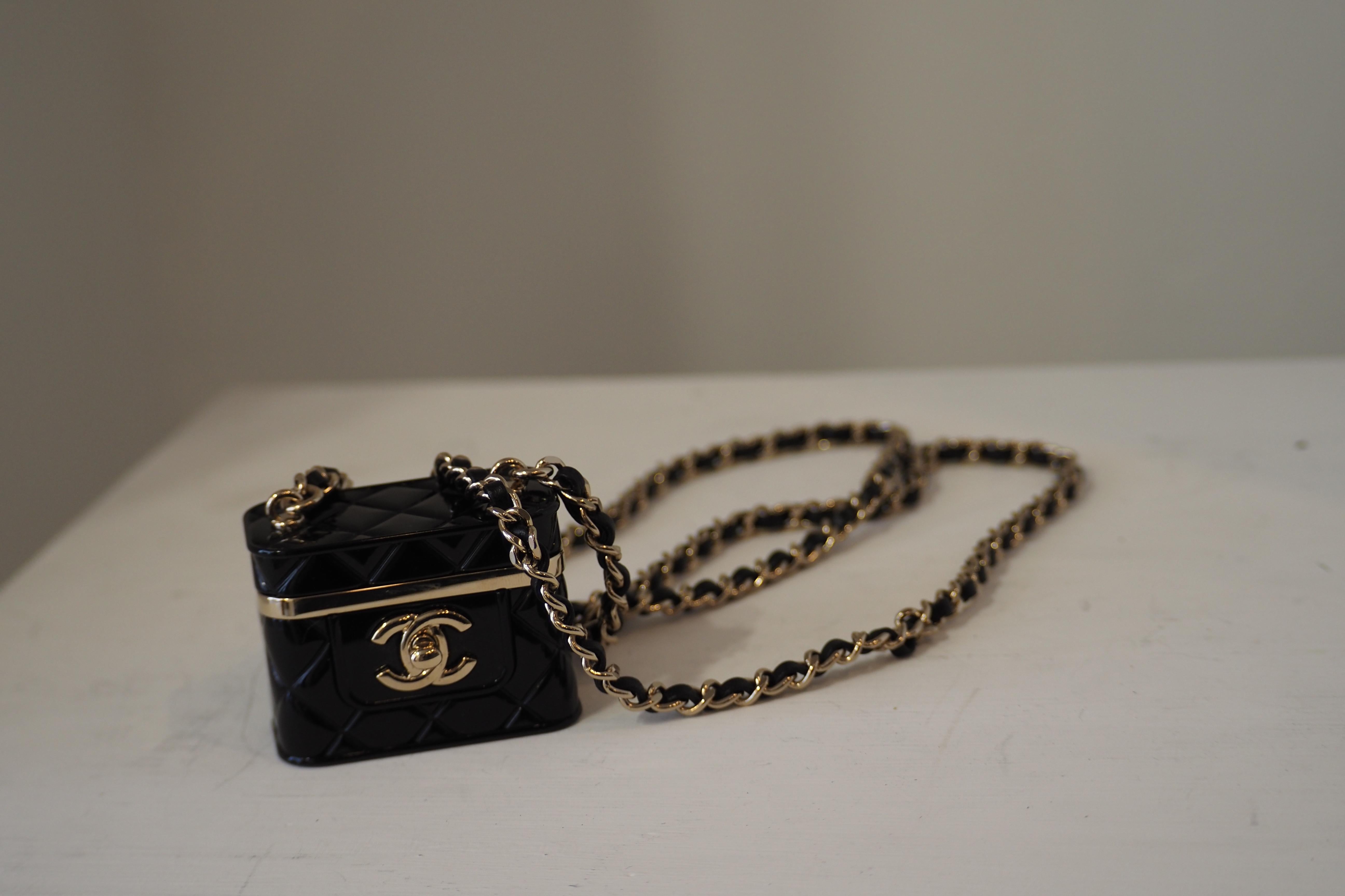 Chanel small opening box with mirror necklace accessories
black and gold
new with original box
