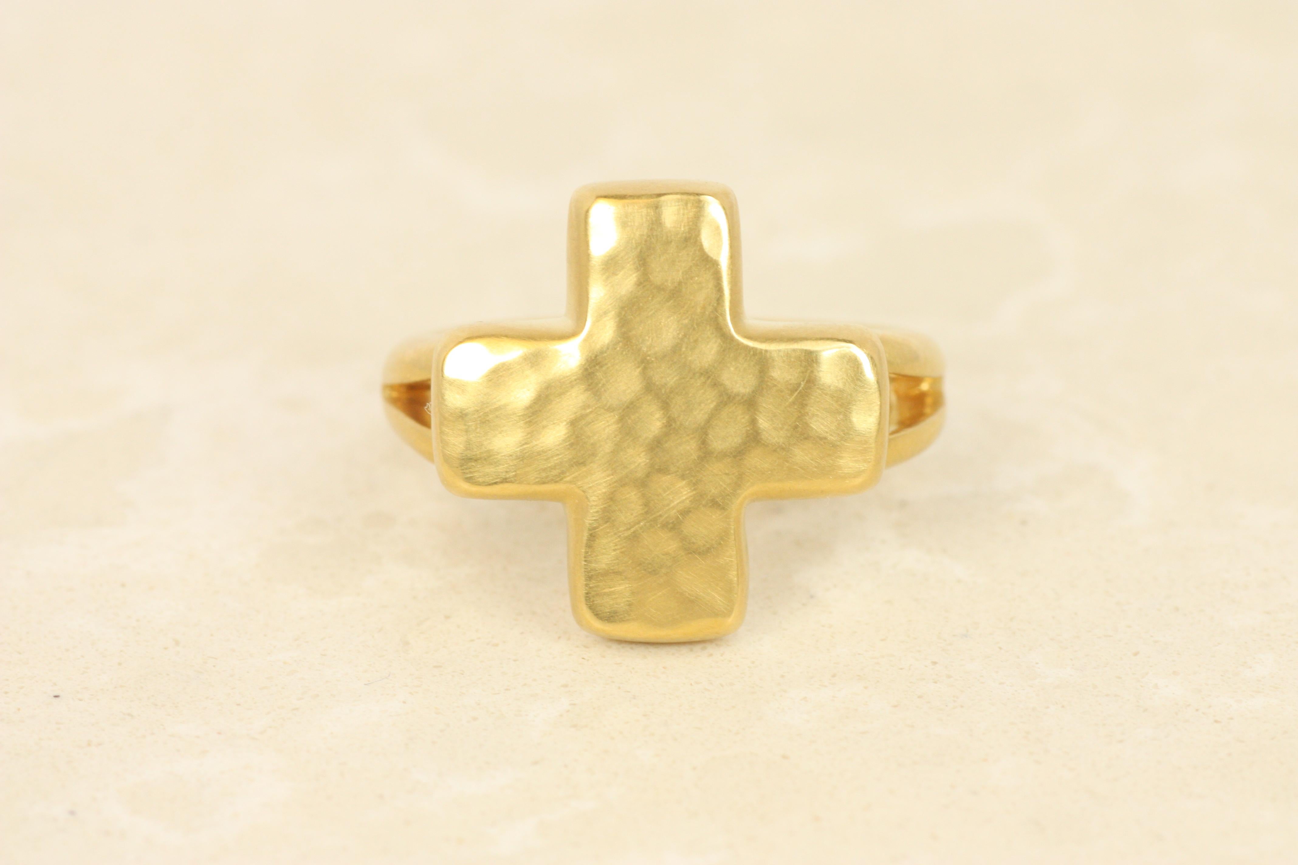 Cross Ring – 22K Yellow Gold with Split-Shank & Hammered Finish, Darlene deSedle In New Condition For Sale In Santa Monica, CA