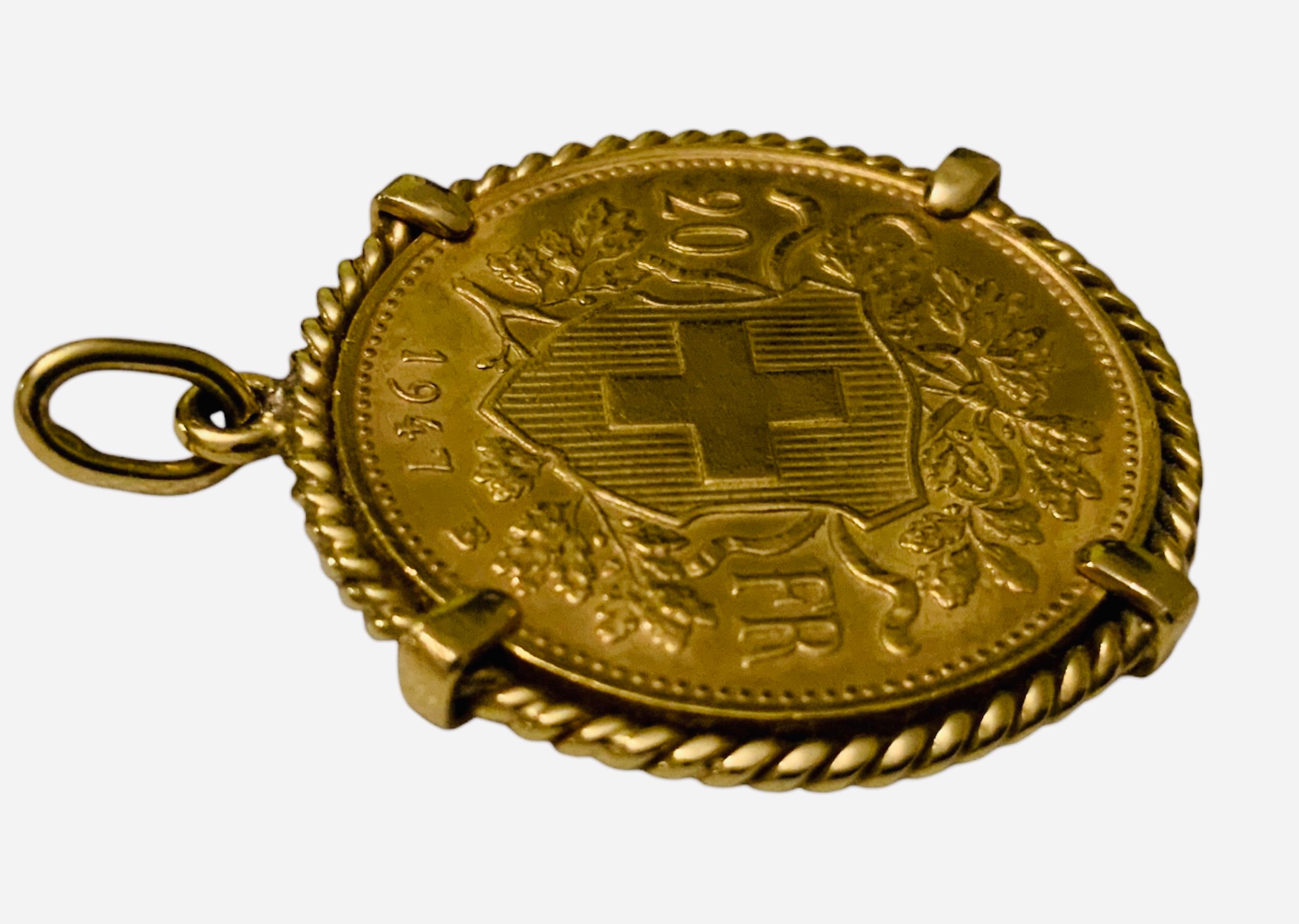 Romano classico Ciondolo Numari Gemmato con moneta Helvetian 20 FR in oro 22K del 1947 in vendita