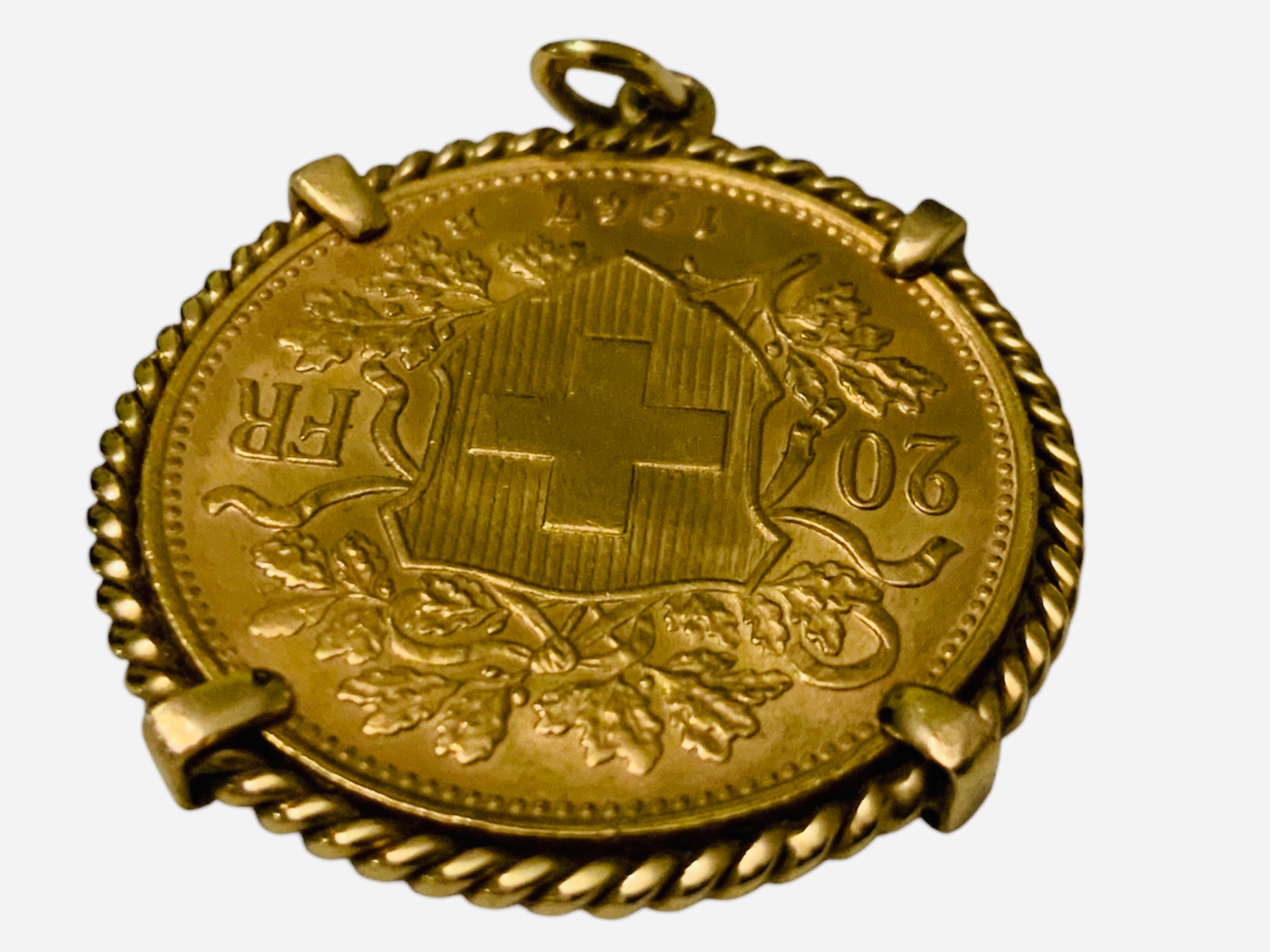 da uomo o donna Ciondolo Numari Gemmato con moneta Helvetian 20 FR in oro 22K del 1947 in vendita