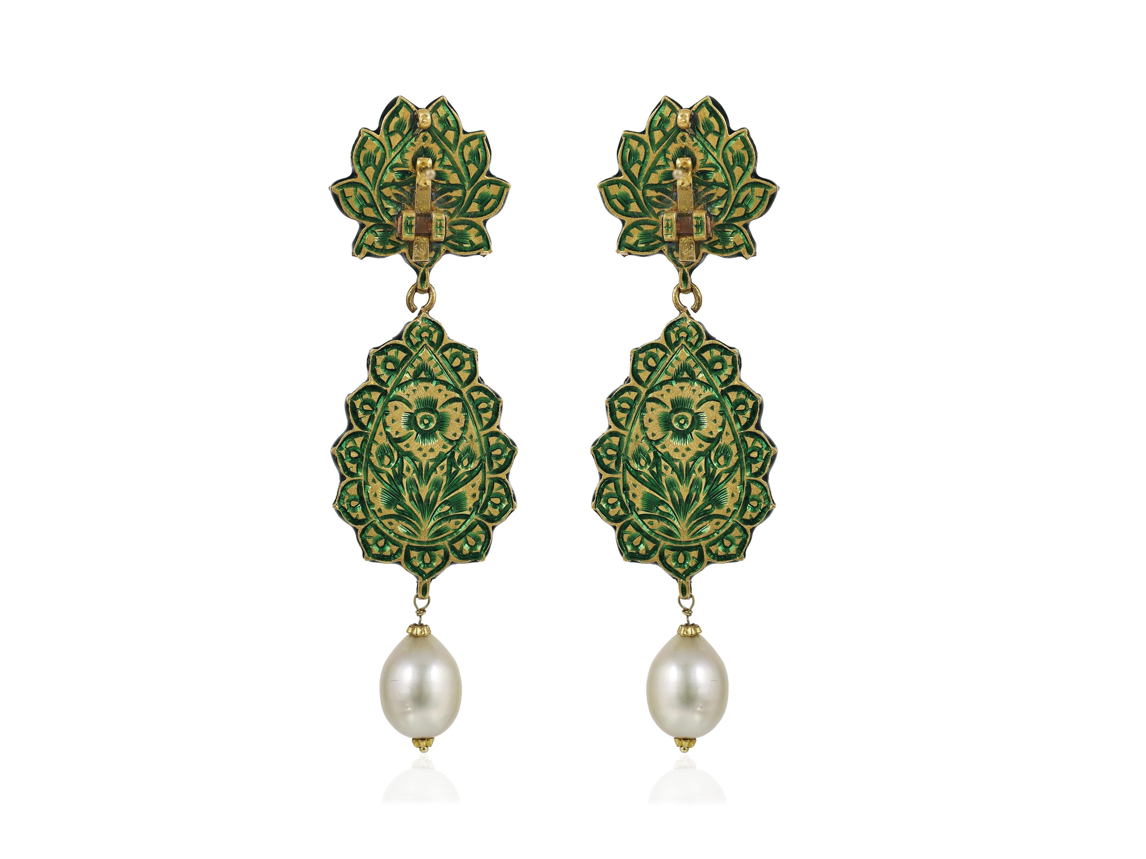 22K gold and diamonds polki earring with ruby pears and such sea pearls For Sale 3