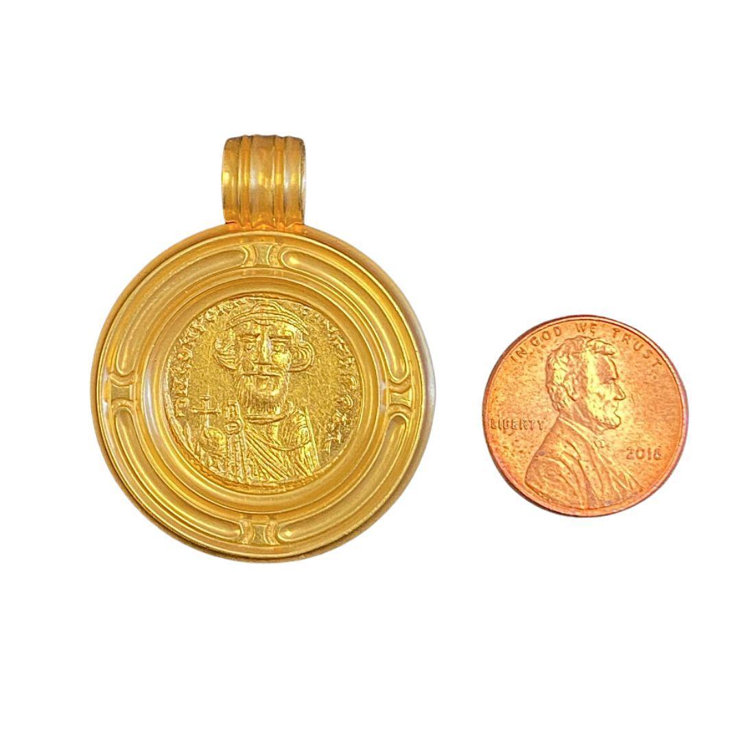 Pendentif monnaie byzantin antique Constantinople II en or 22 carats Bon état - En vente à Miami, FL
