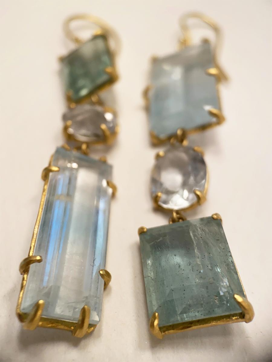 Artist Margery Hirschey 22k Gold Bi-Colored Topaz and Aquamarine Asymmetric Earrings For Sale