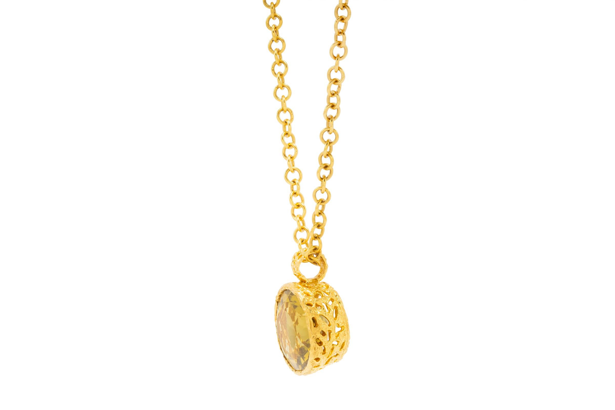 22k Gold Citrine Pendant Necklace In New Condition For Sale In New York, NY