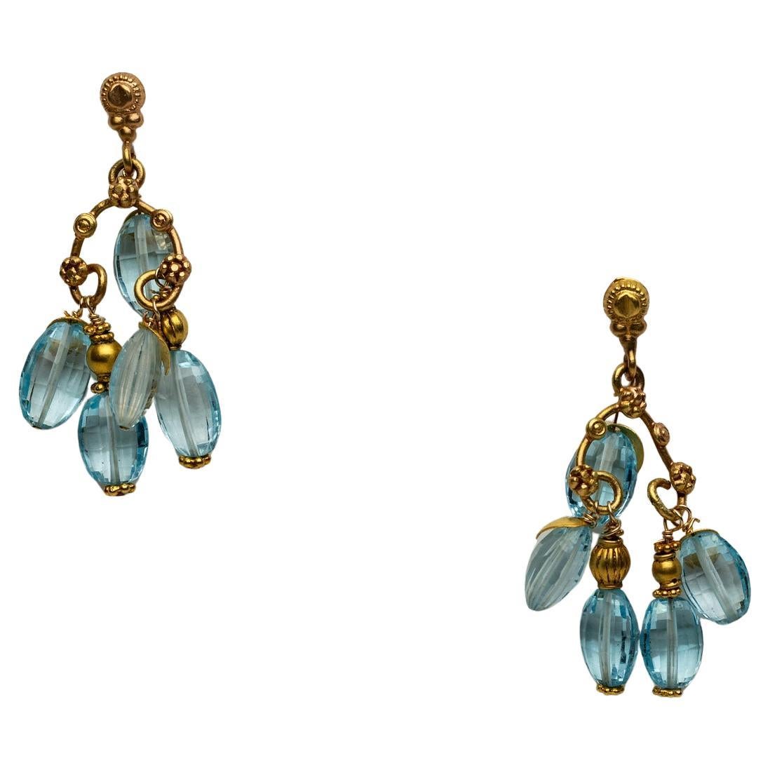 Orecchini pendenti in oro 22K con gemme di topazio blu in vendita