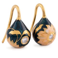 Boucles d'oreilles en goutte en or 22 carats, diamants et émail bleu à motifs floraux, fabriquées à la main par Agaro