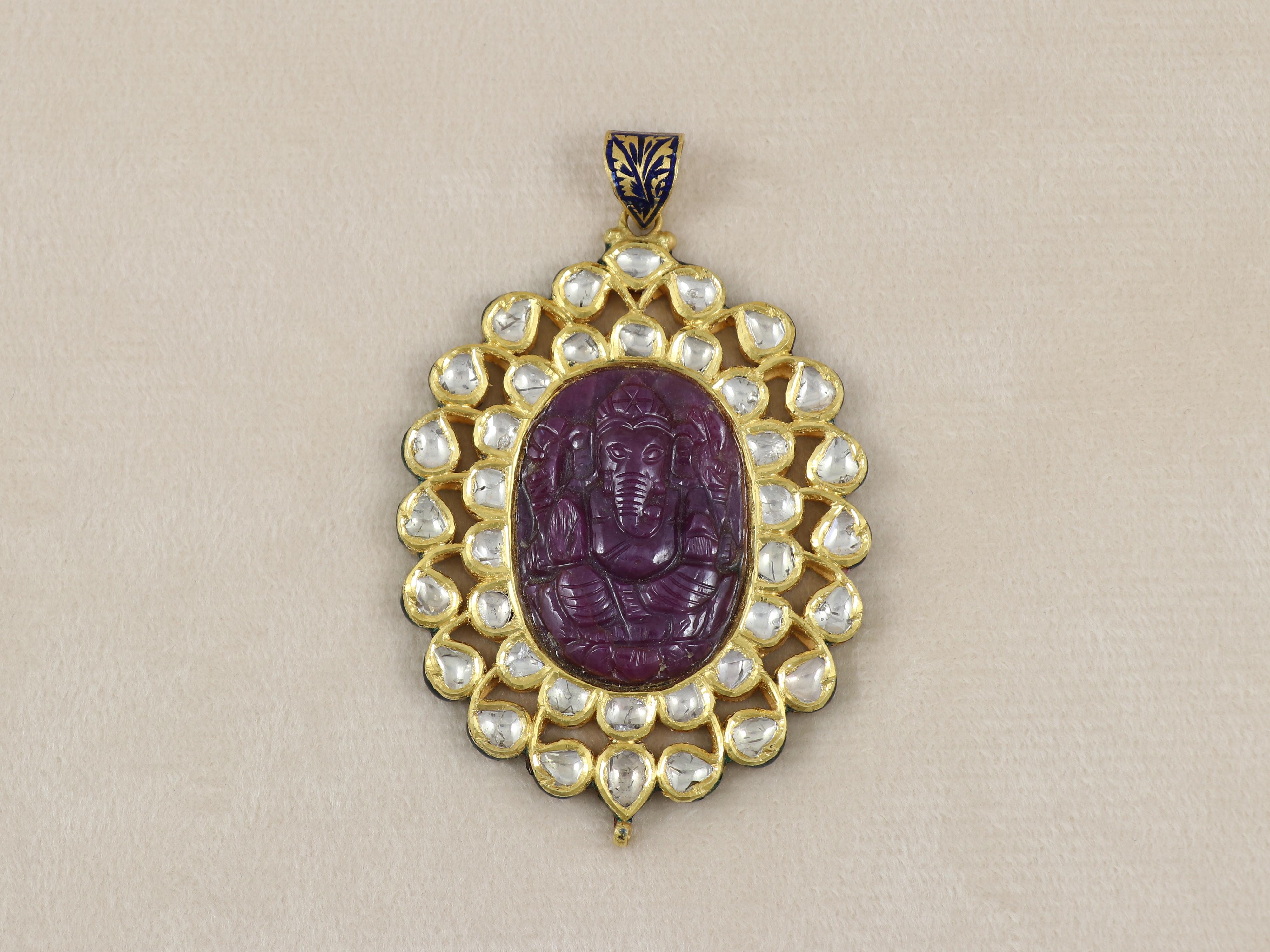 Pendentif en or 22K, diamant polki et rubis naturel Ganesha ji Carving en vente 1