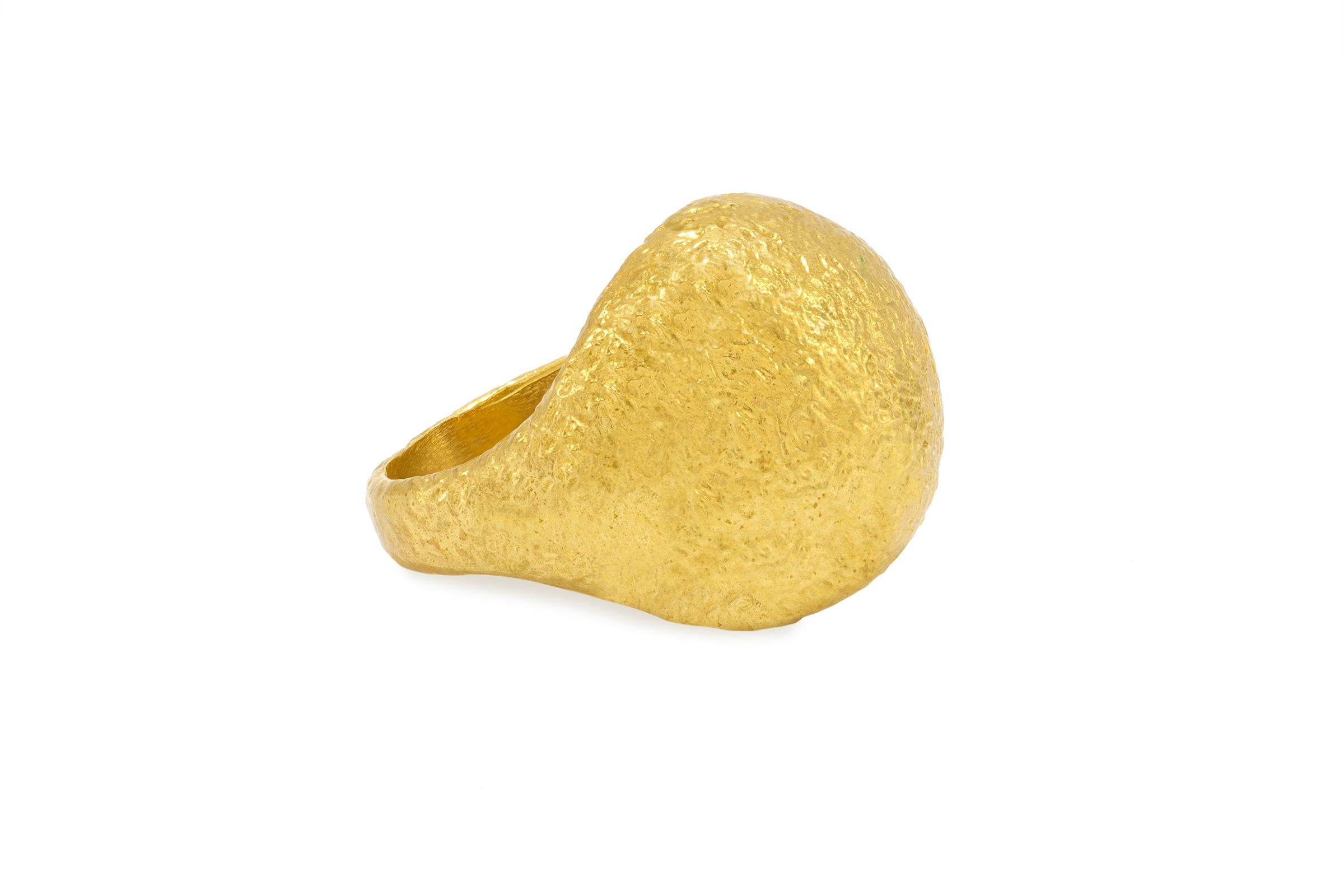 22k Gold Dome Ring, von Tagili (Kunsthandwerker*in) im Angebot