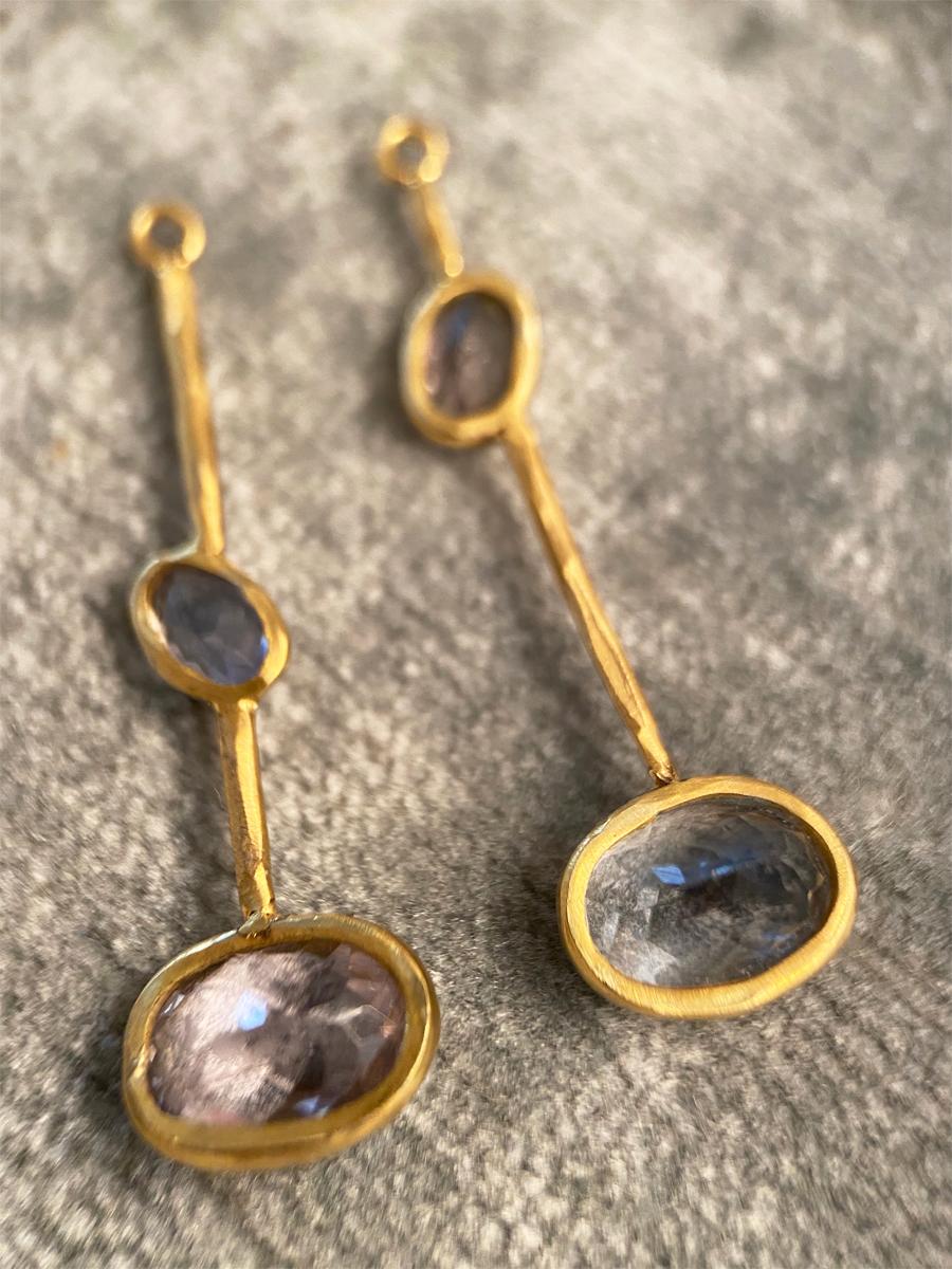Margery Hirschey 22k Gold Drunken Blue Beryl and Tanzanite Asymmetric Earrings In New Condition For Sale In Boulder, CO