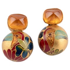 Boucles d'oreilles en or 22k faites à la main en grenat mandarin de 2,3 carats avec émail floral par Agaro Jewels