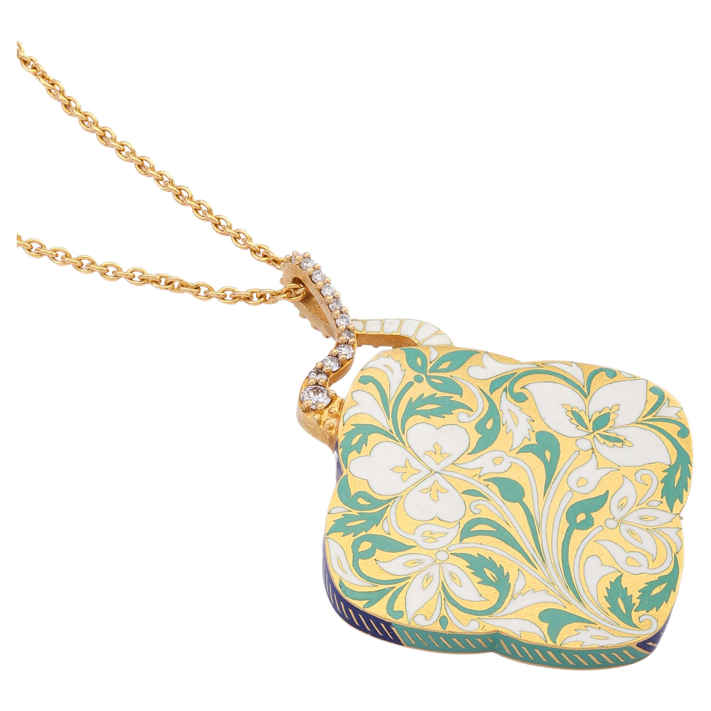 Collier pendentif en or 22 carats et émail floral bleu et vert fait à la main par Agaro Jewels