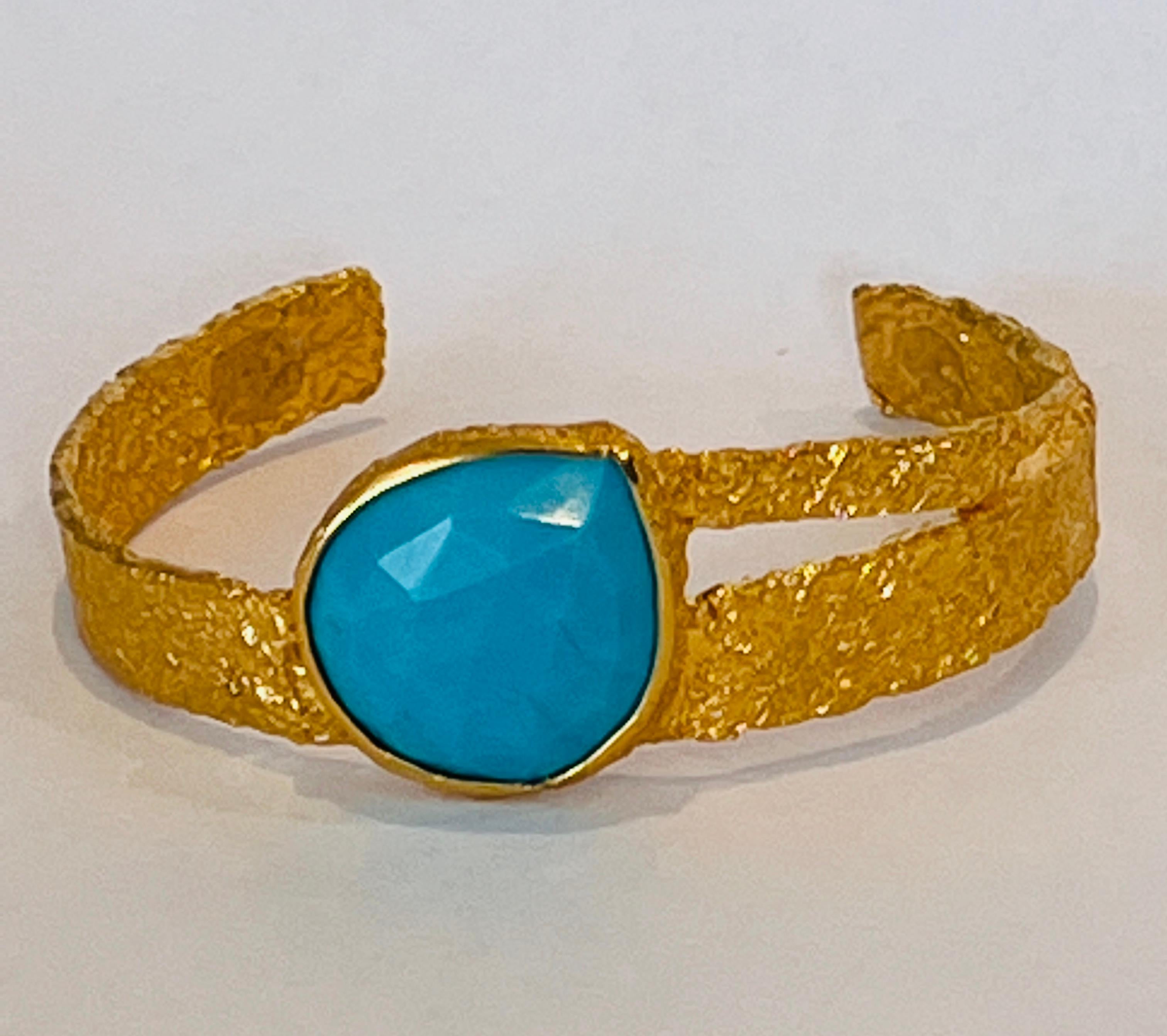 Artisan 22k Gold Handmade Cuff with Turquoise, by Tagili For Sale